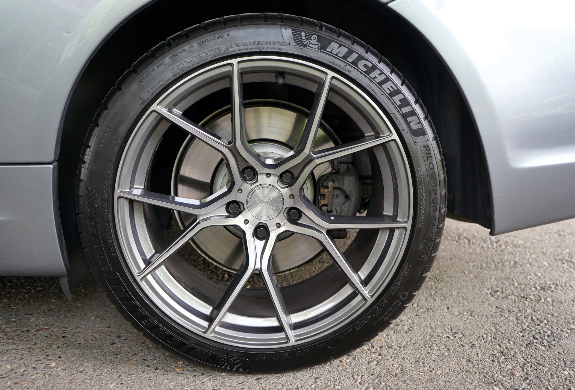 BMW 645i-image-14