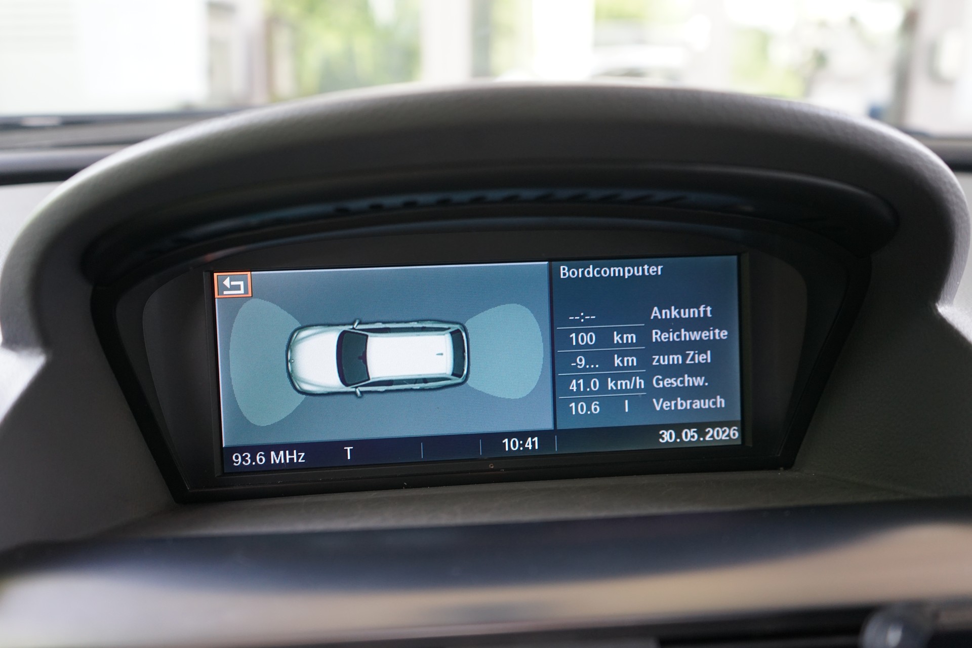 BMW 645i-image-9