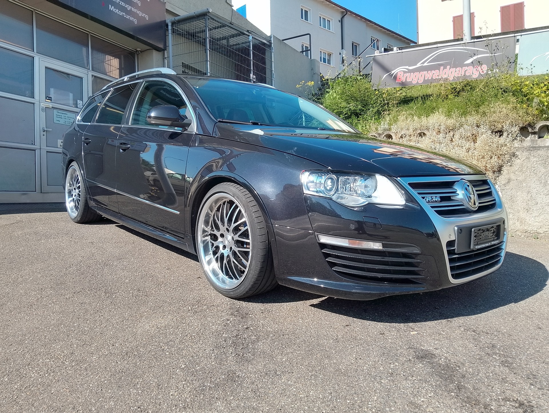 VW Passat Variant R36 4Motion-image-4