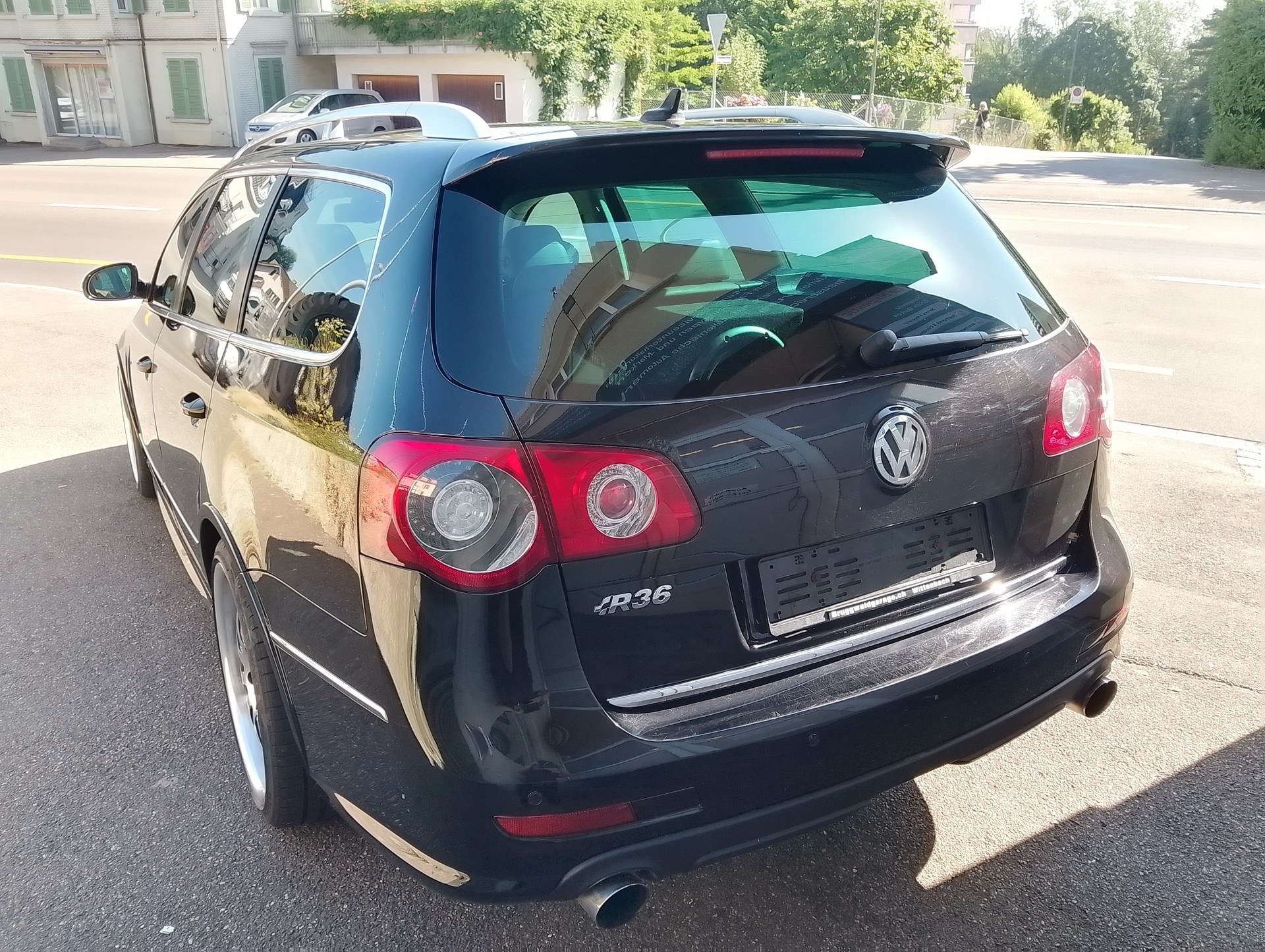 VW Passat Variant R36 4Motion-image-10