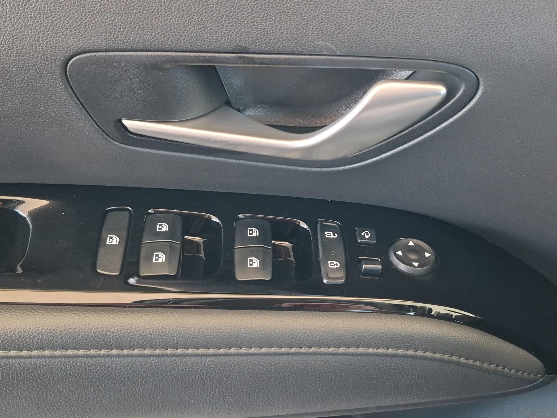 HYUNDAI Tucson 1.6 T-GDi PHEV Vertex 4WD / Jetzt mit attraktivem 1.99% Leasing-image-18