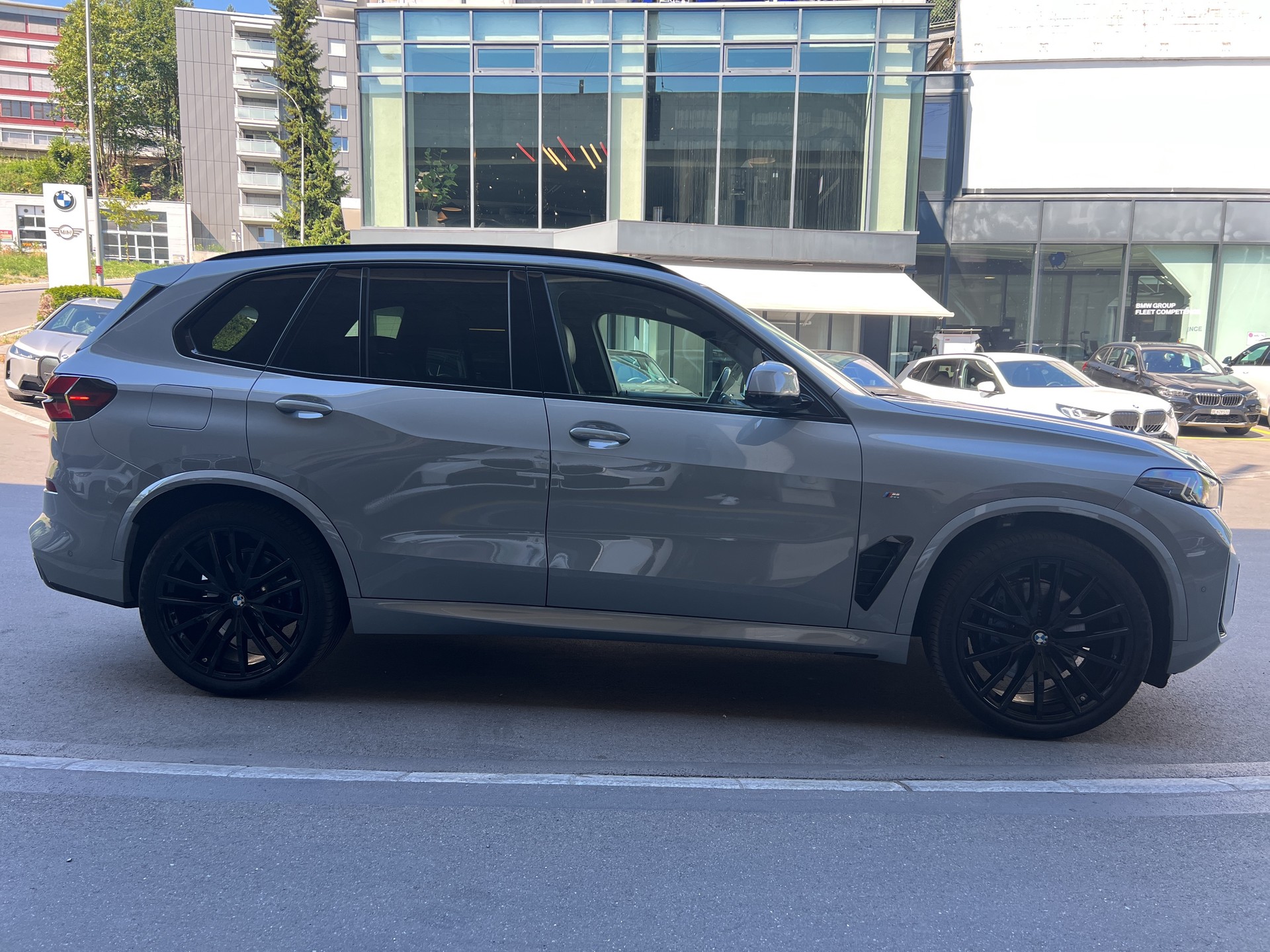 BMW X5 xDrive 48V 40d M Sport Pro Steptronic-showroom-element-3