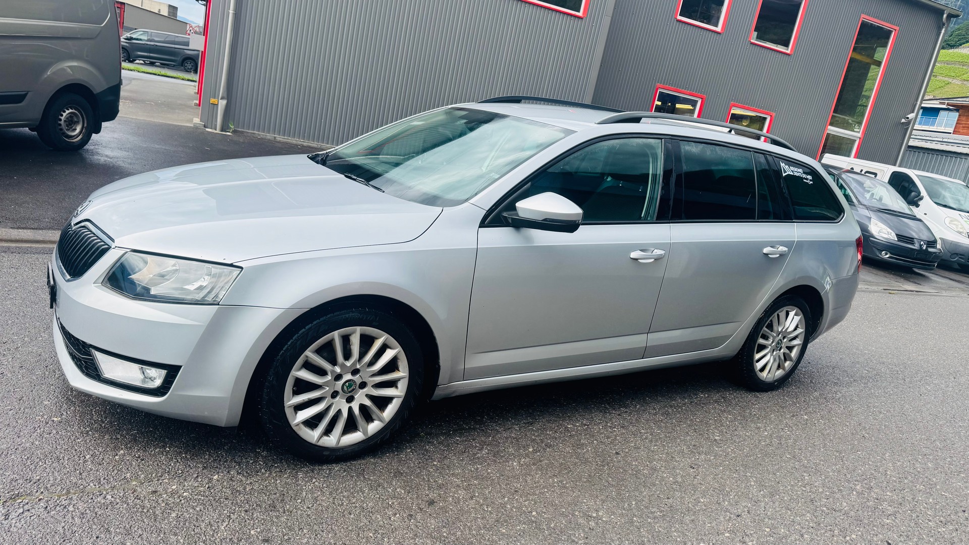 SKODA Octavia Combi 1.8 TSI Ambition 4x4 DSG-image-11