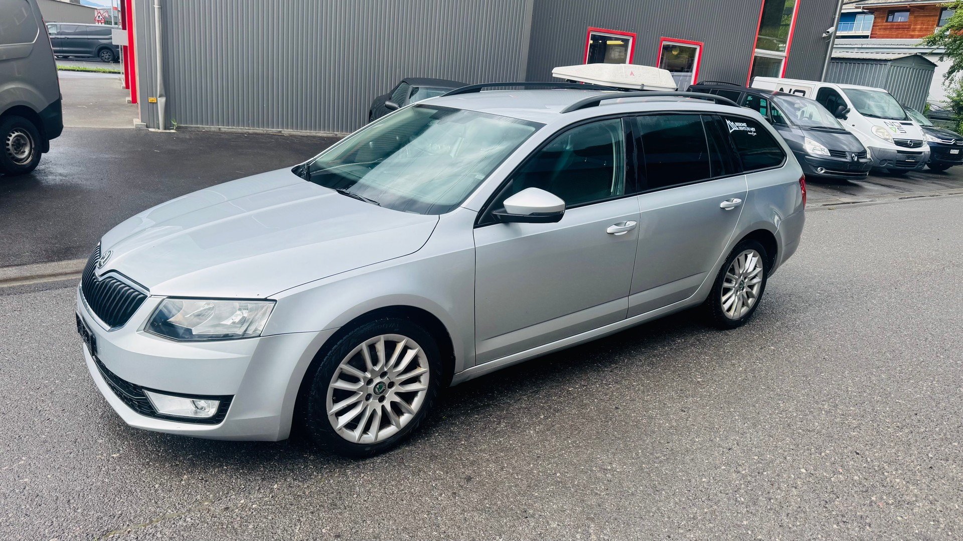 SKODA Octavia Combi 1.8 TSI Ambition 4x4 DSG-image-12