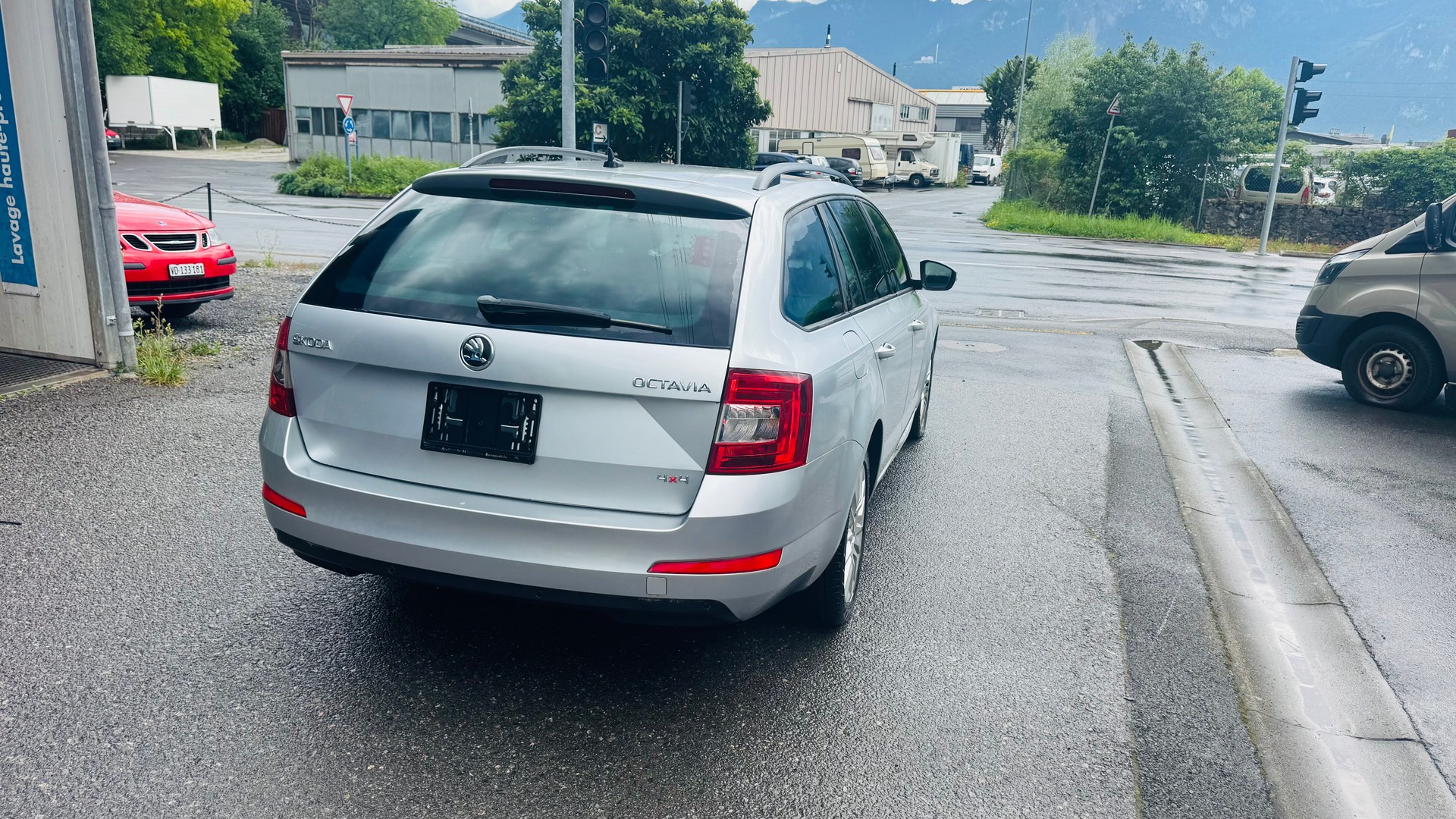 SKODA Octavia Combi 1.8 TSI Ambition 4x4 DSG-image-13