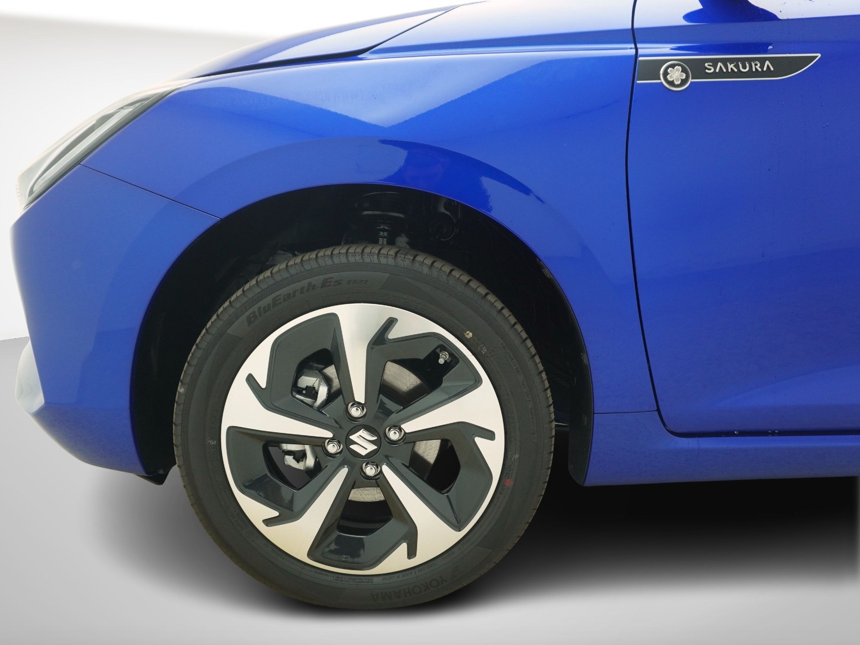 SUZUKI Swift 1.2 Sakura Top Hybrid 4x4-image-5