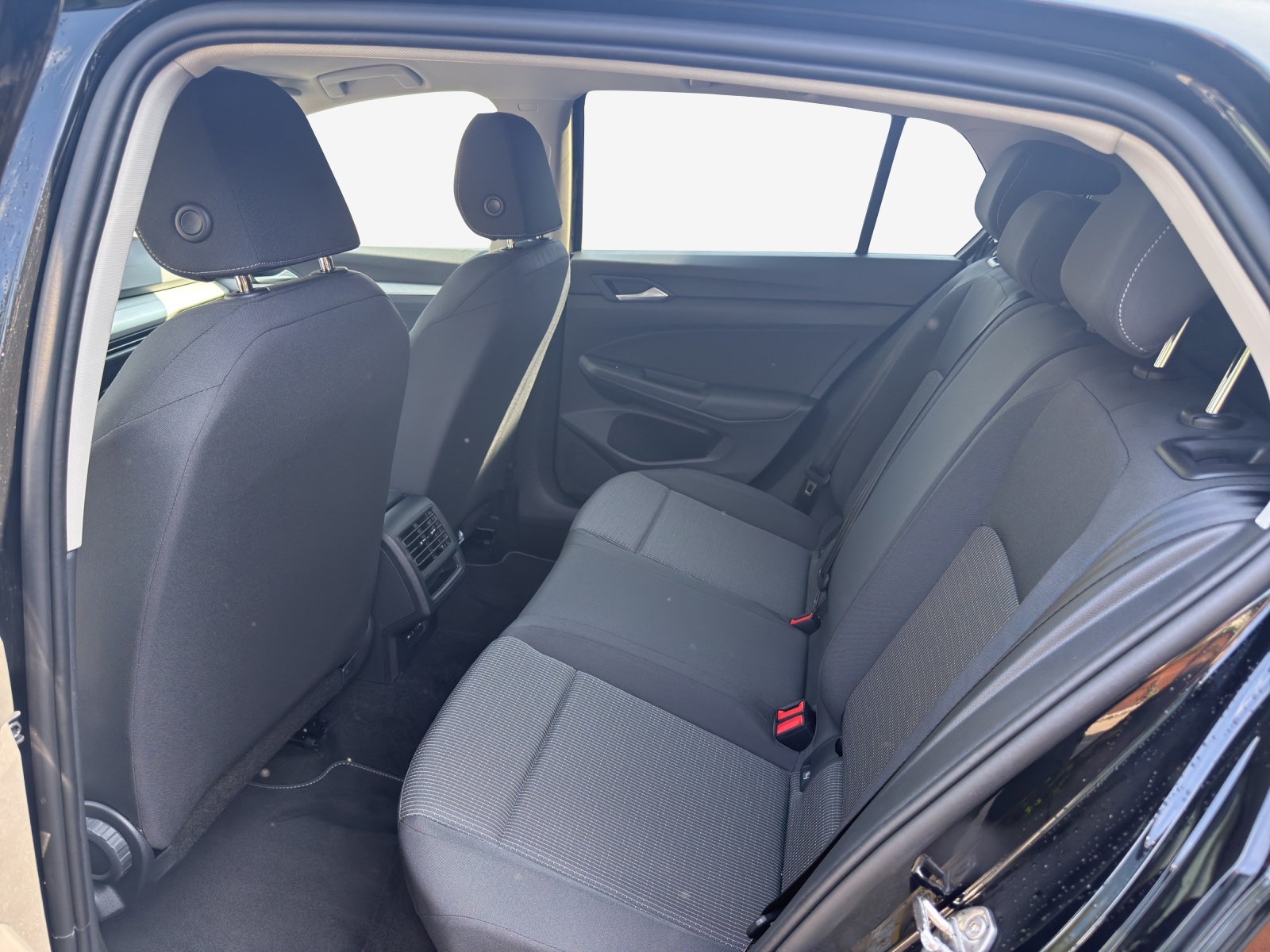 VW Golf 1.5 e TSI mHEV Basis DSG-image-11