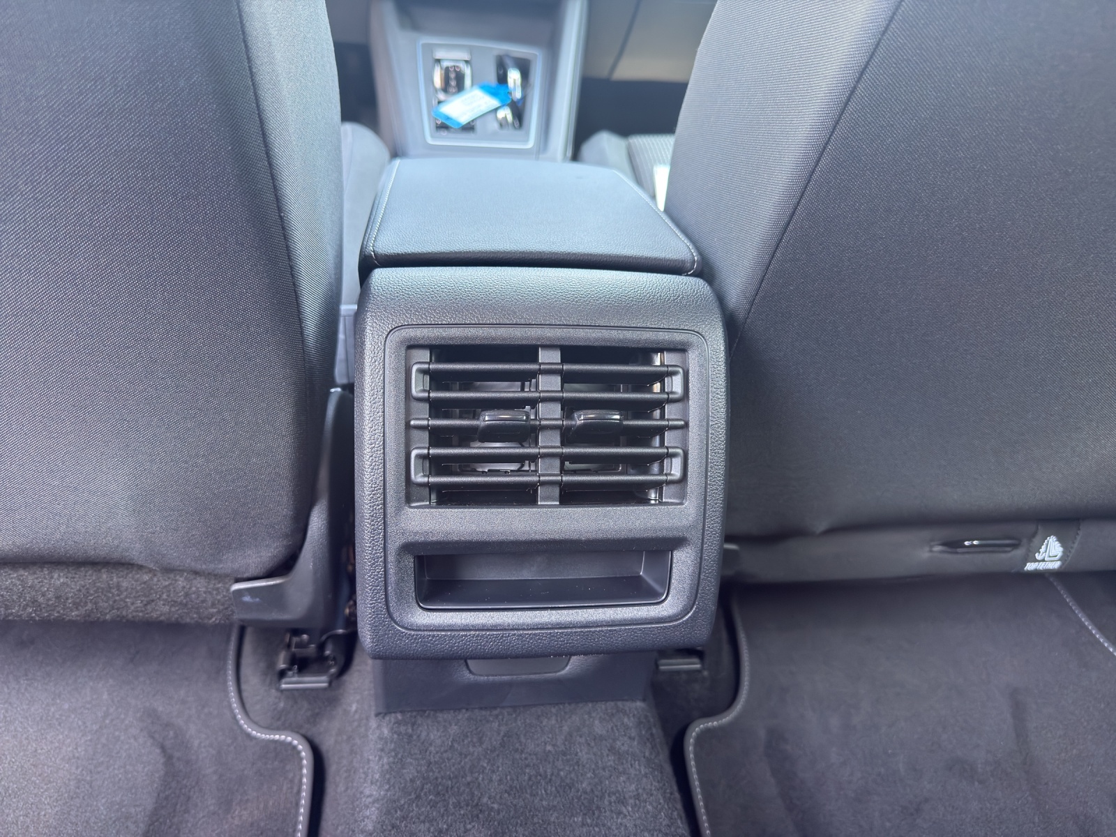 VW Golf 1.5 e TSI mHEV Basis DSG-image-10