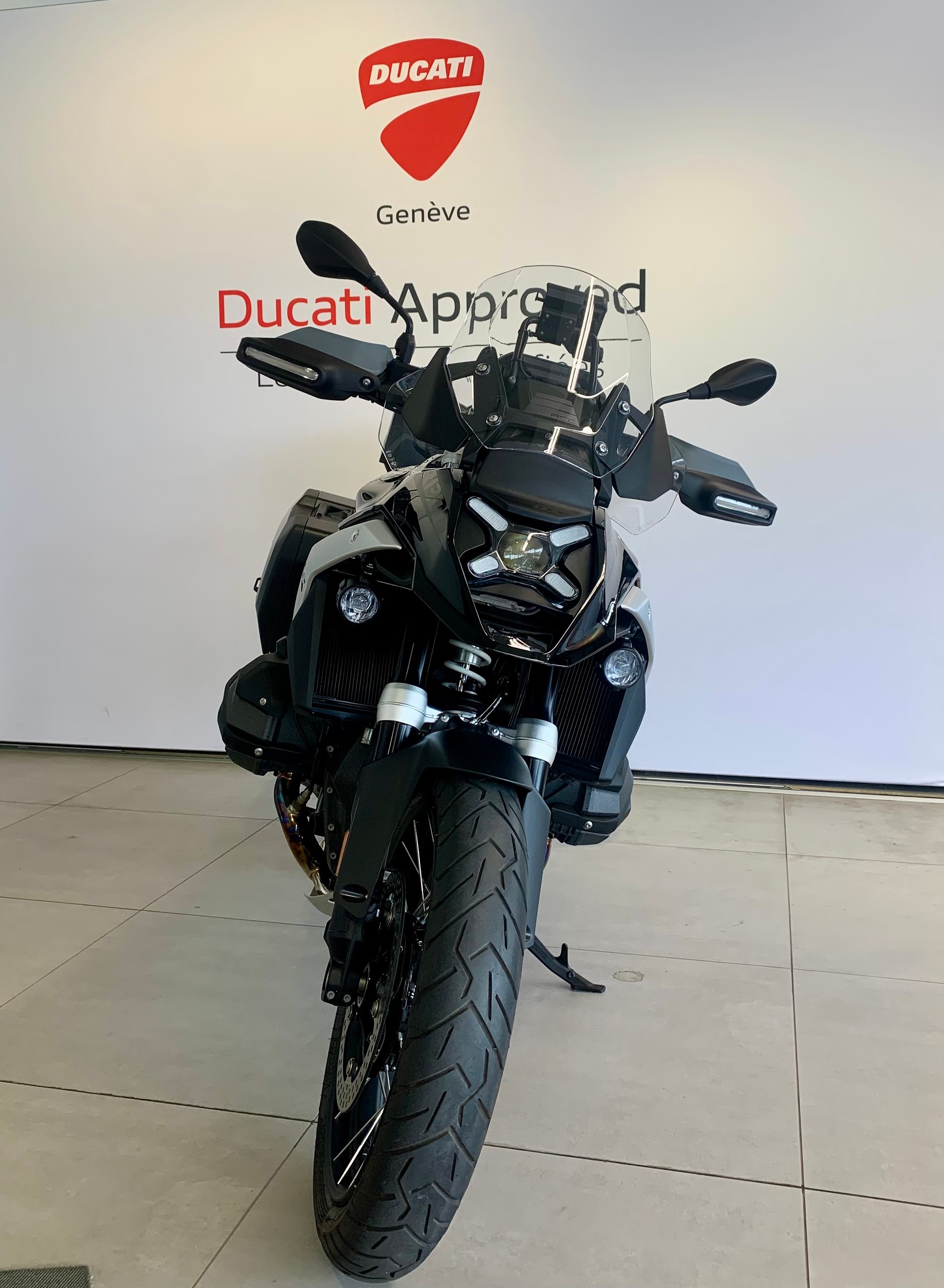 BMW R 1300 GS-image-2