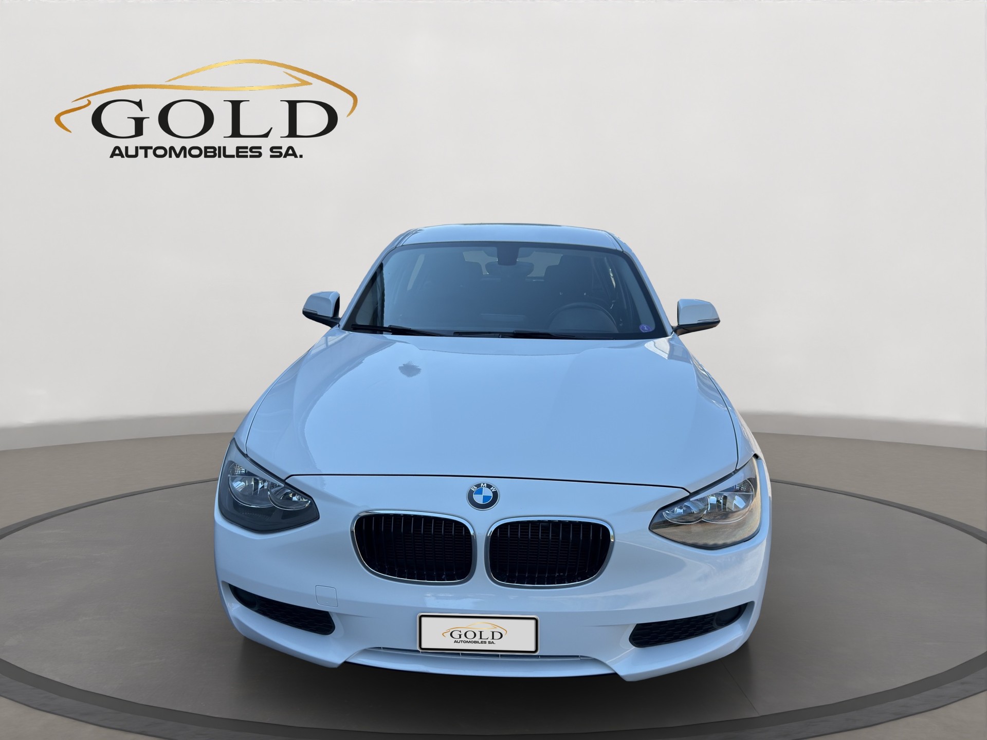 BMW 116i Urban Line Steptronic-image-10