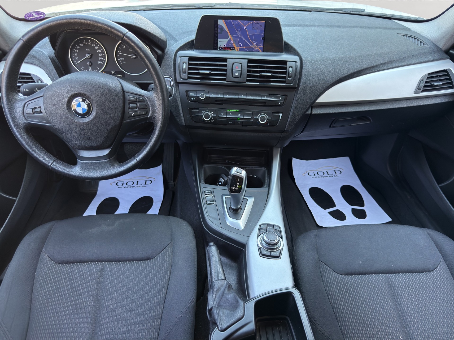 BMW 116i Urban Line Steptronic-image-2