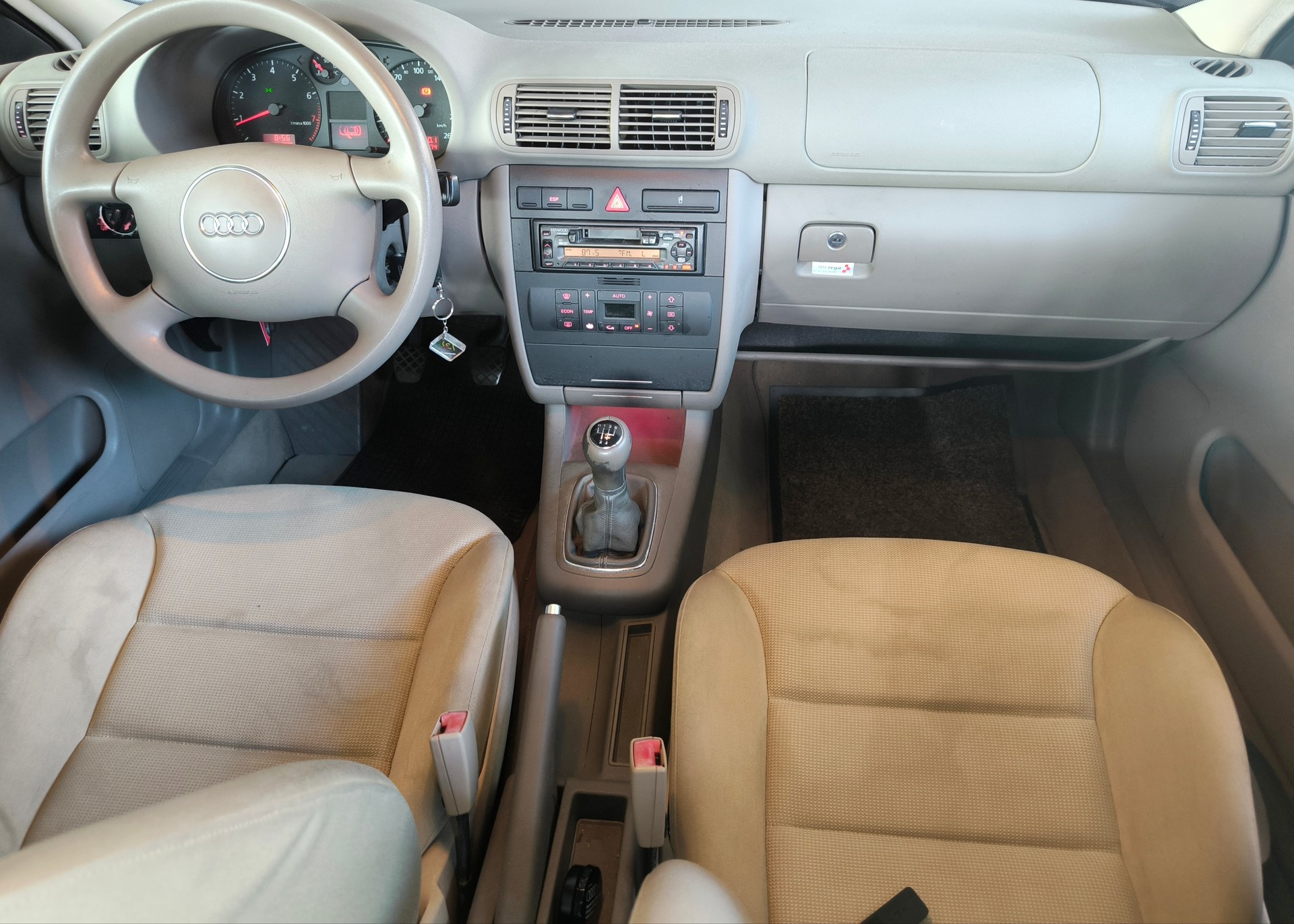 AUDI A3 1.8 Ambiente-image-6