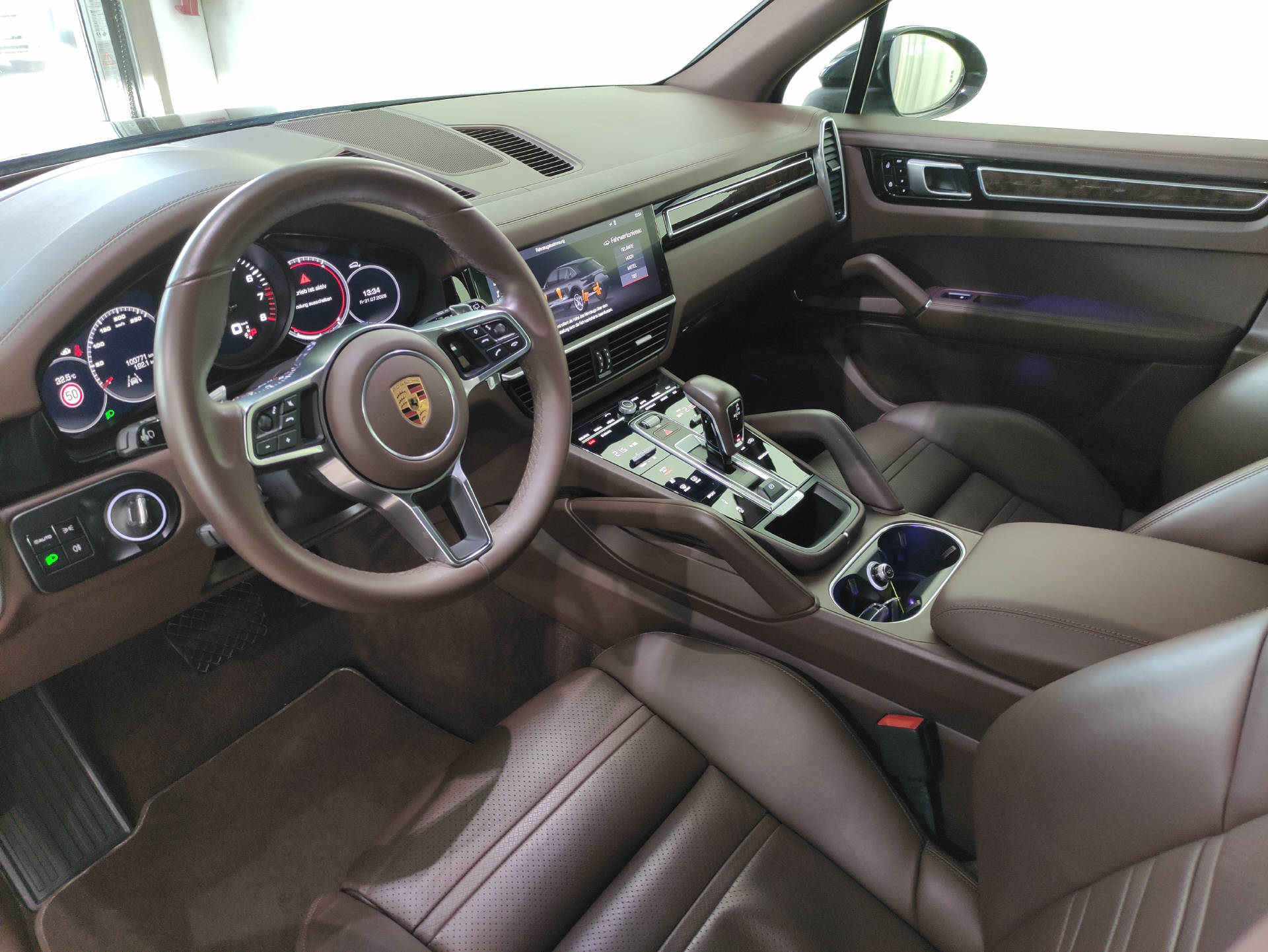 PORSCHE Cayenne 3.0 V6-showroom-element-3