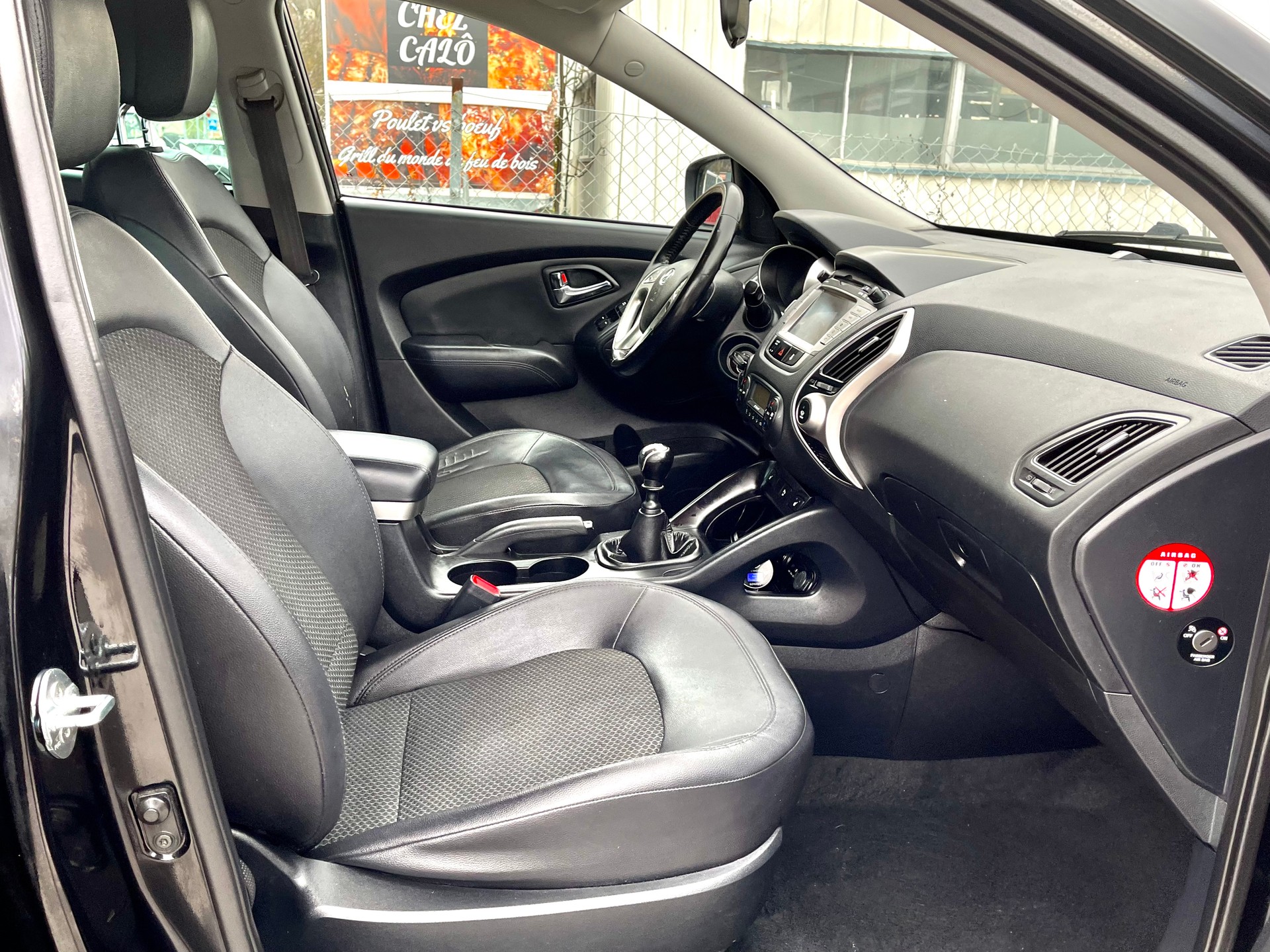 HYUNDAI iX 35 2.0 CRDi Style 4WD-image-22
