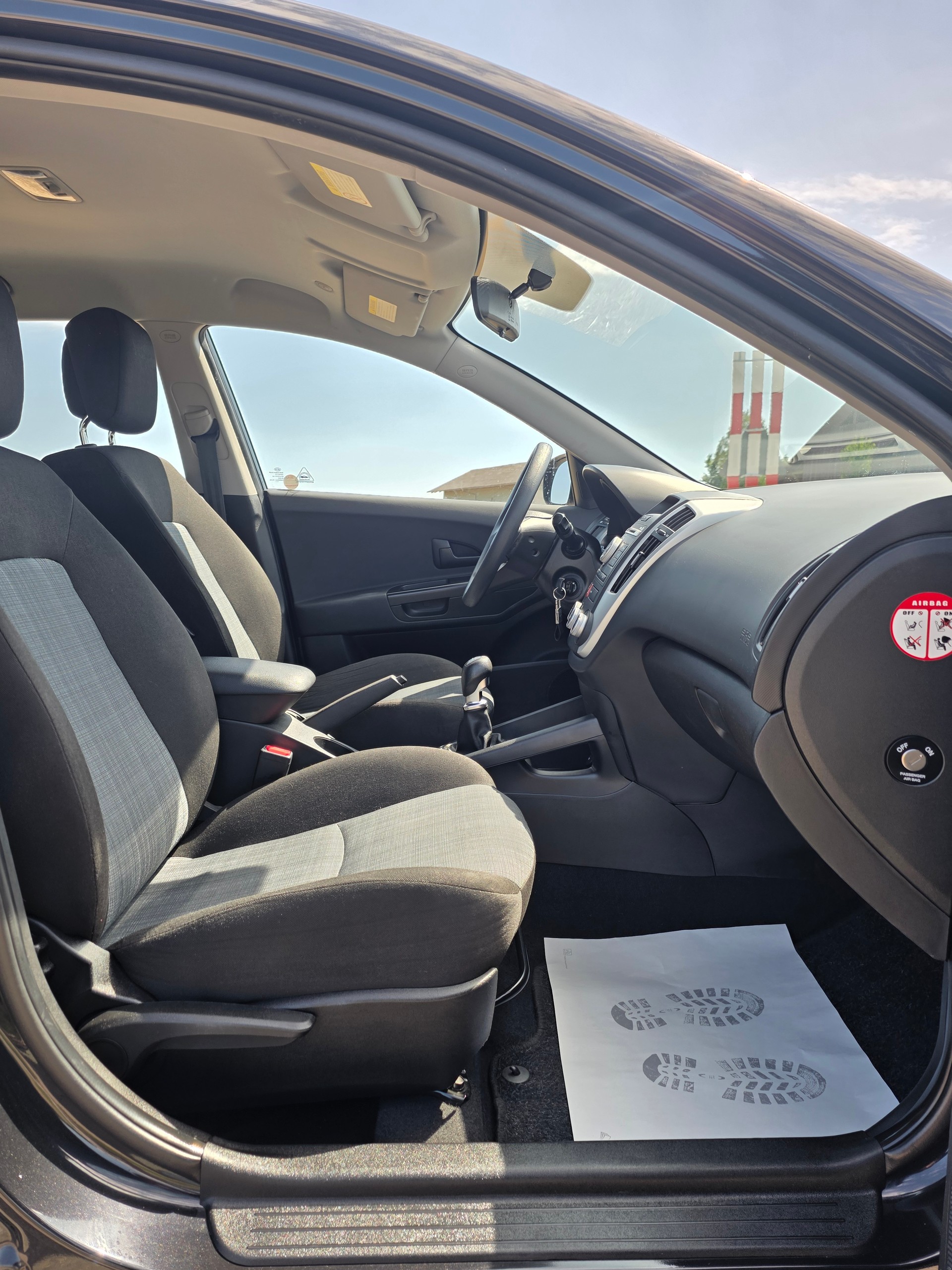 KIA Cee'd Sporty Wagon 1.4 16V Basic-image-14