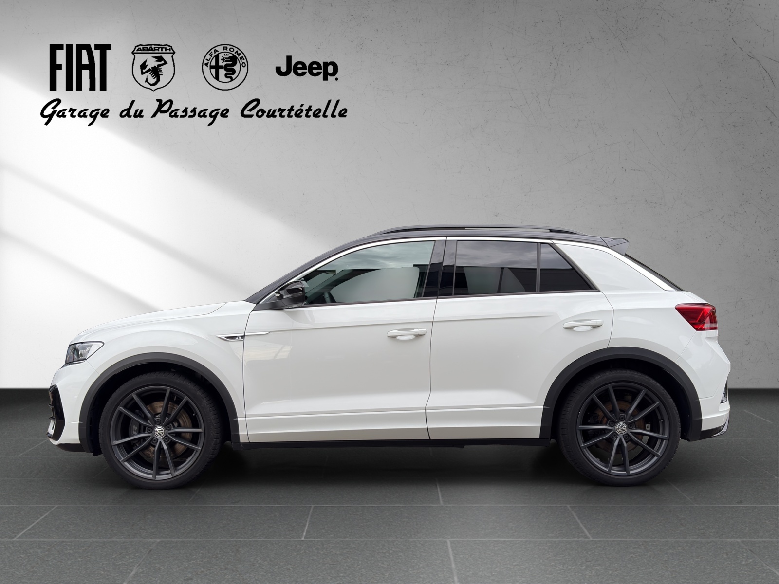 VW T-Roc 2.0 TSI R DSG 4Motion-image-3