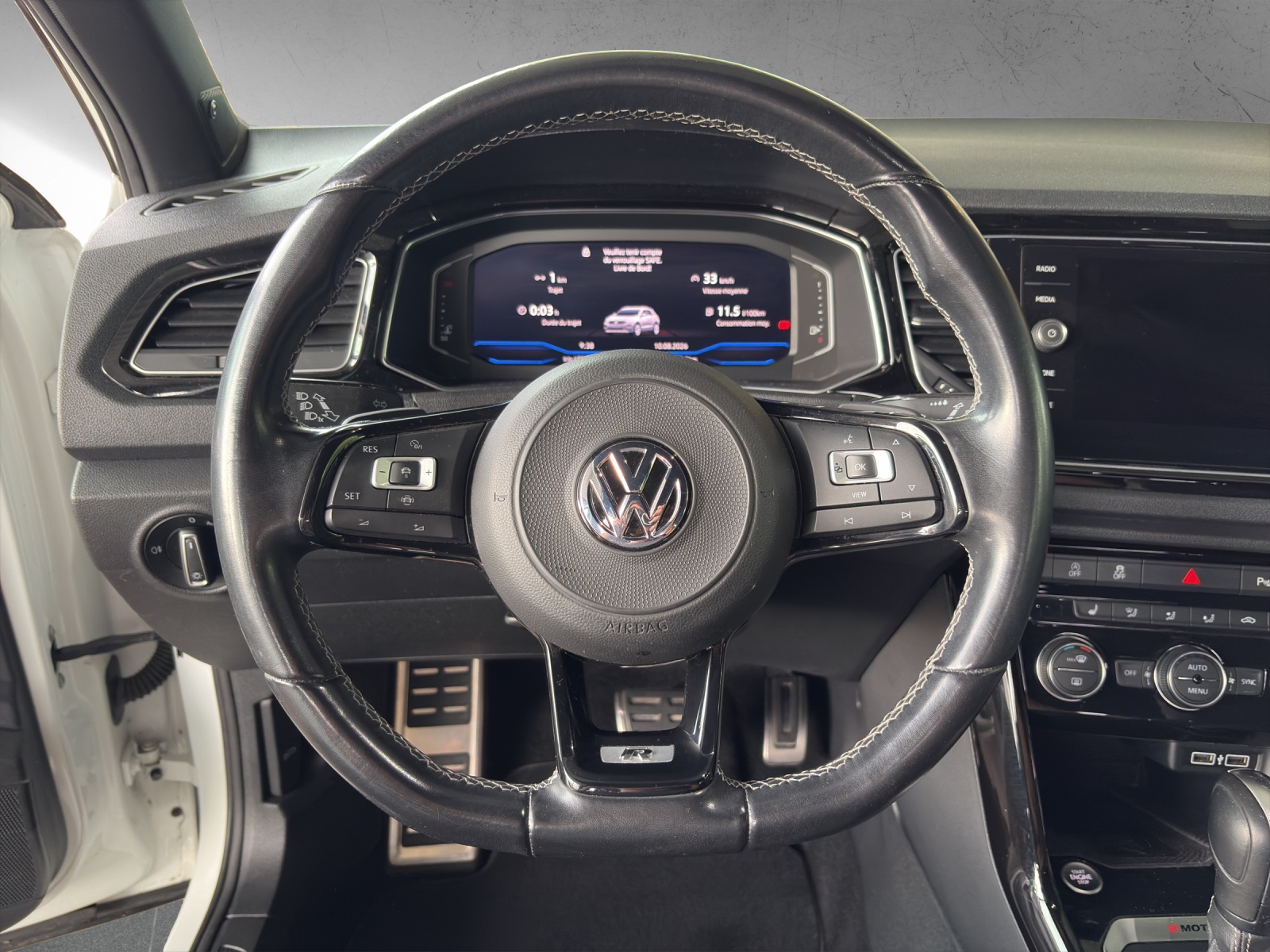 VW T-Roc 2.0 TSI R DSG 4Motion-image-8
