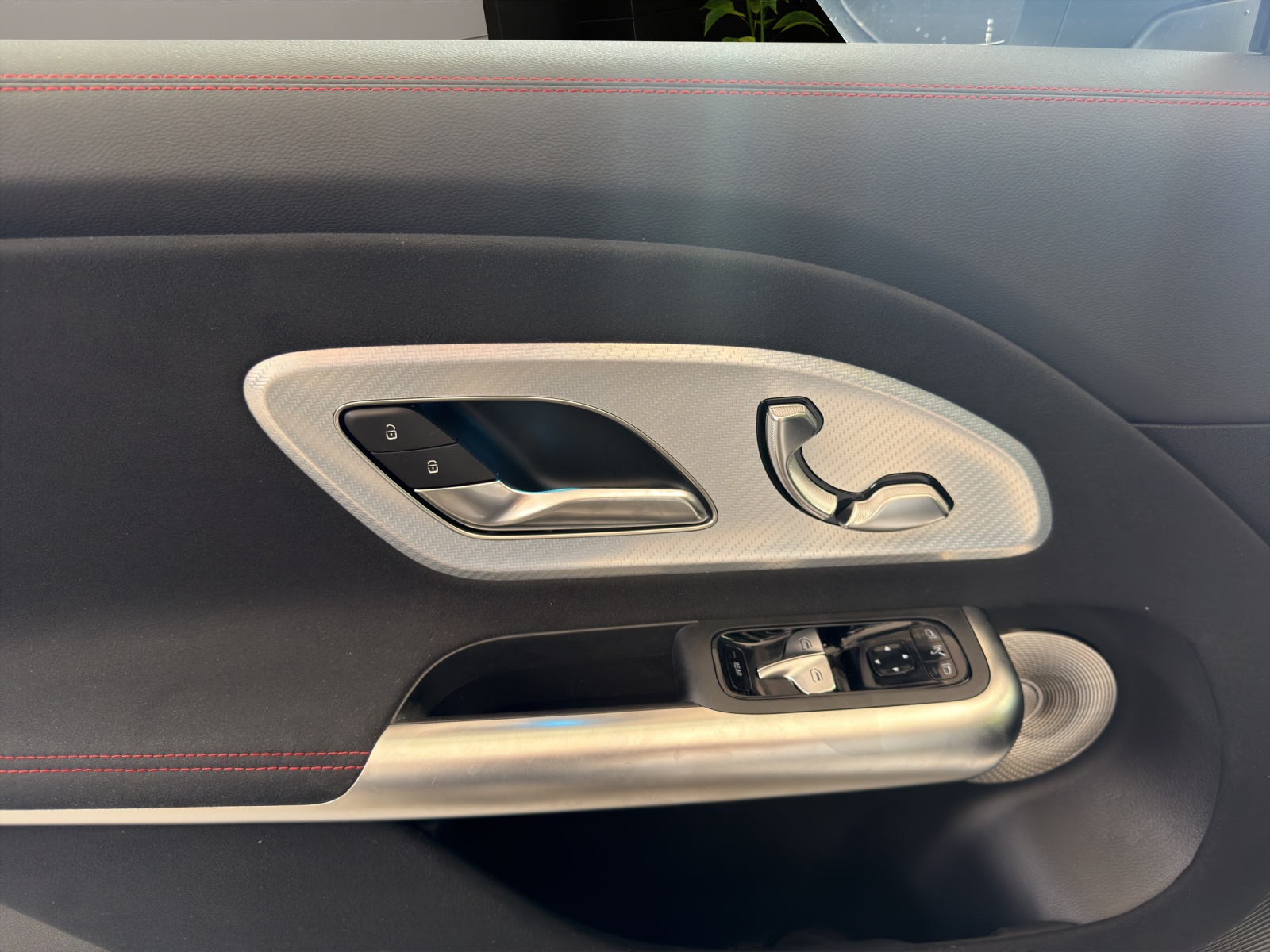 MERCEDES-BENZ GLB 350 4MATIC EQ-image-7