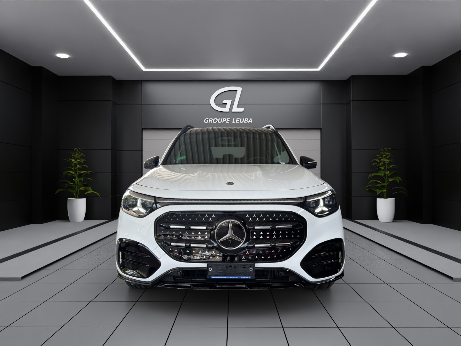 MERCEDES-BENZ GLB 350 4MATIC EQ-showroom-element-1