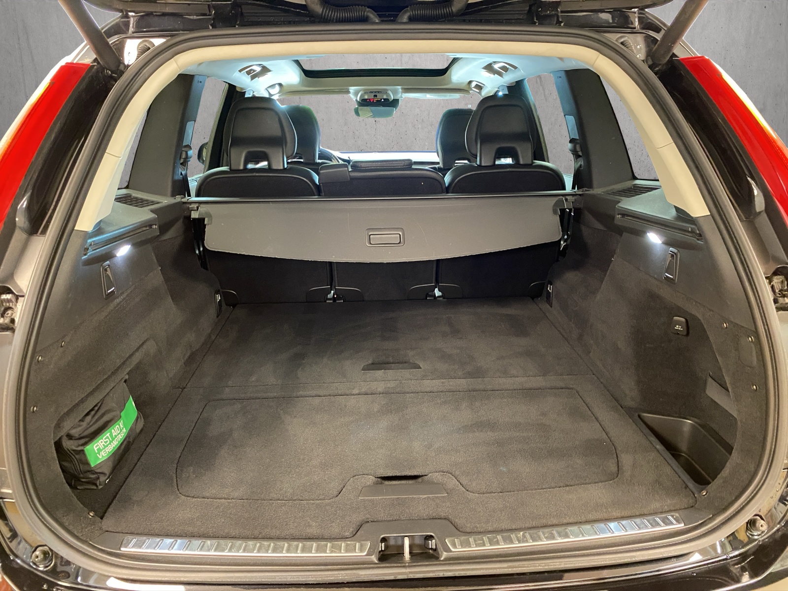 VOLVO XC90 2.0 T5 Inscription 5P. AWD-image-17