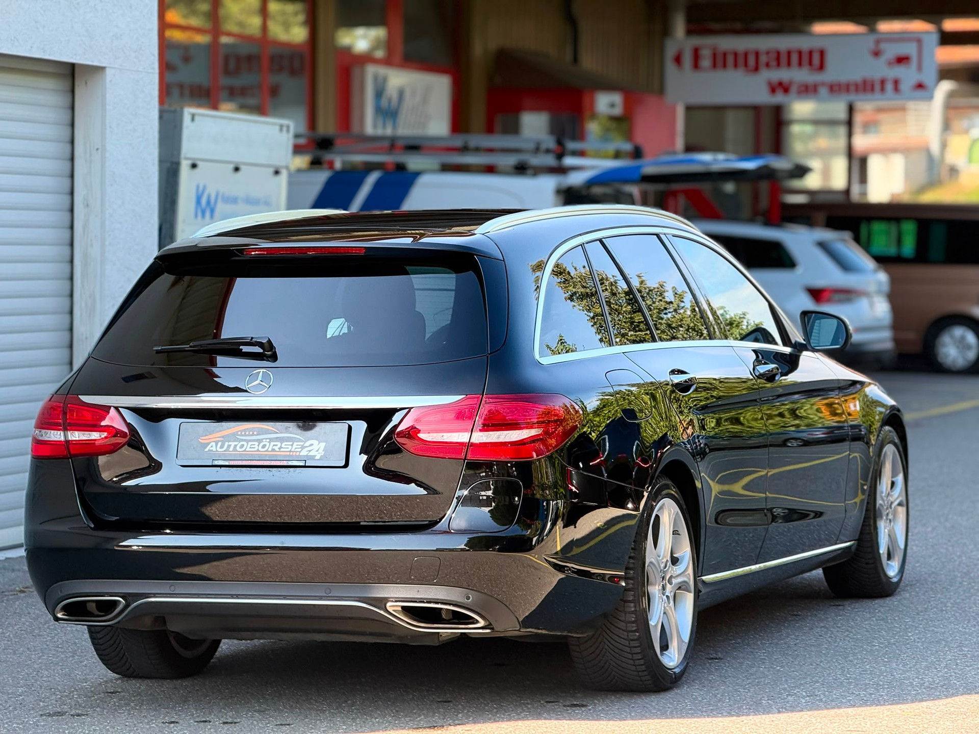 MERCEDES-BENZ C 350 e Avantgarde Kombi-image-4