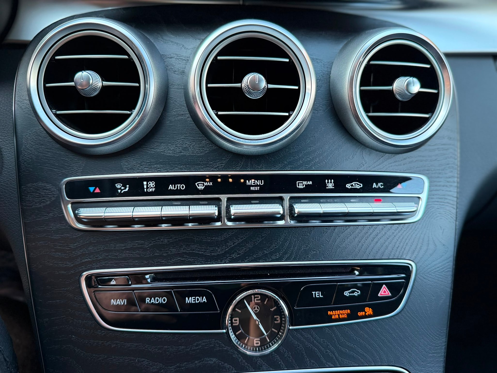 MERCEDES-BENZ C 350 e Avantgarde Kombi-image-22