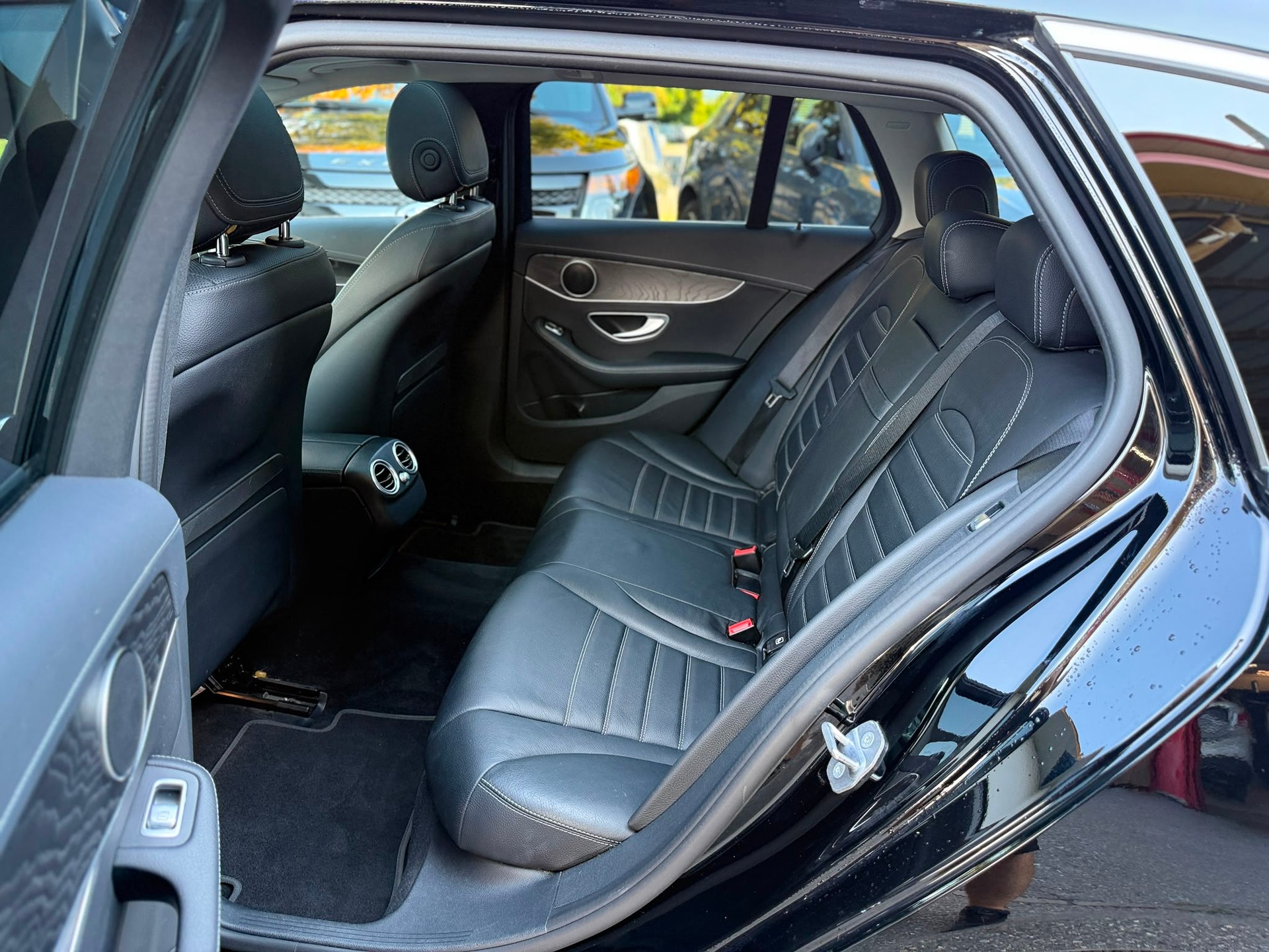 MERCEDES-BENZ C 350 e Avantgarde Kombi-image-11