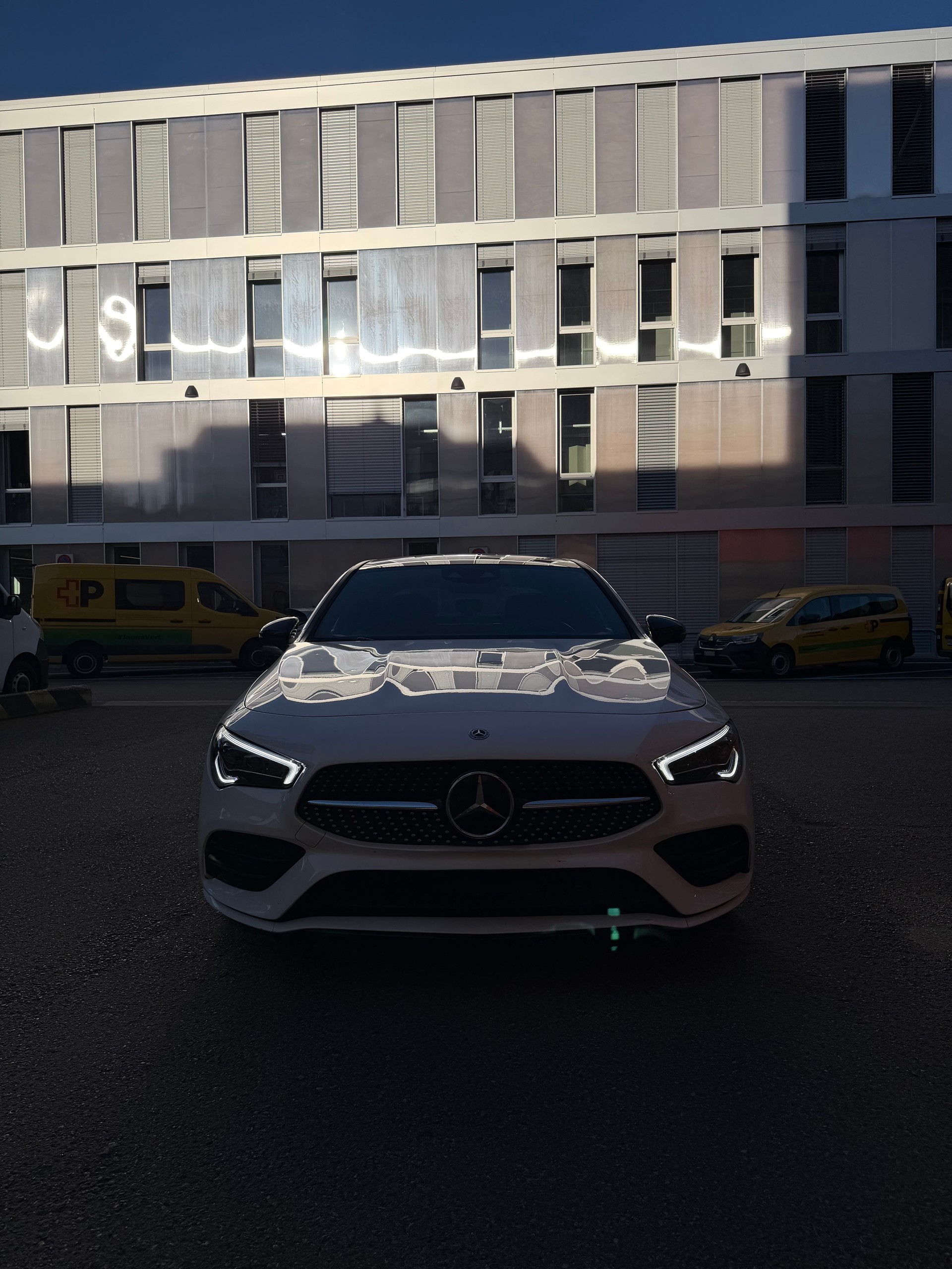 MERCEDES-BENZ CLA 200