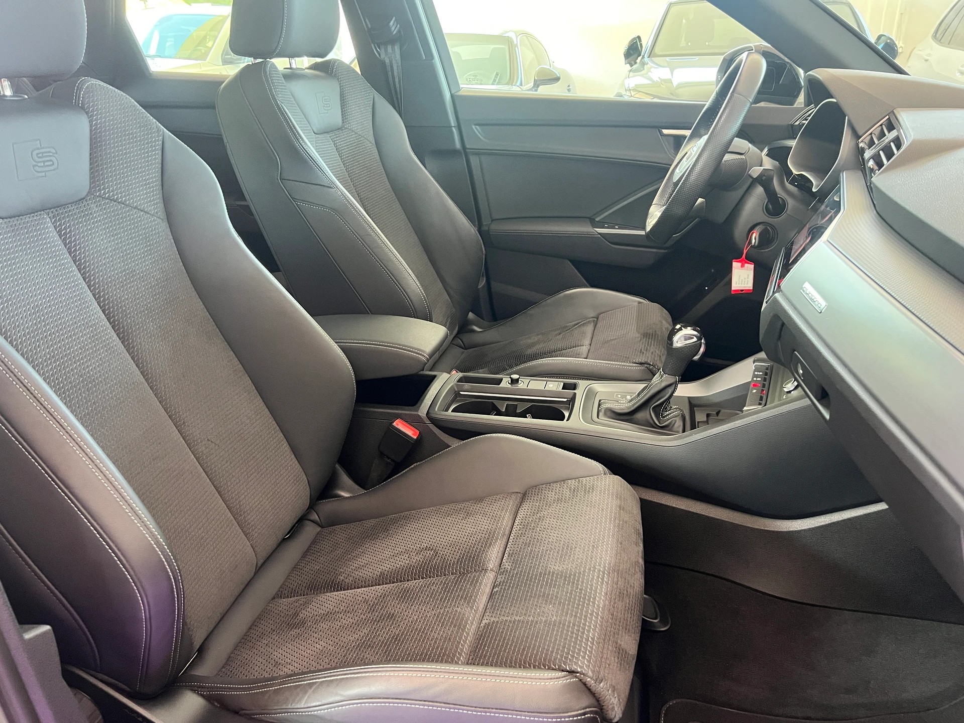AUDI Q3 S line quattro S-tronic 2.0TDI 190PS-image-17
