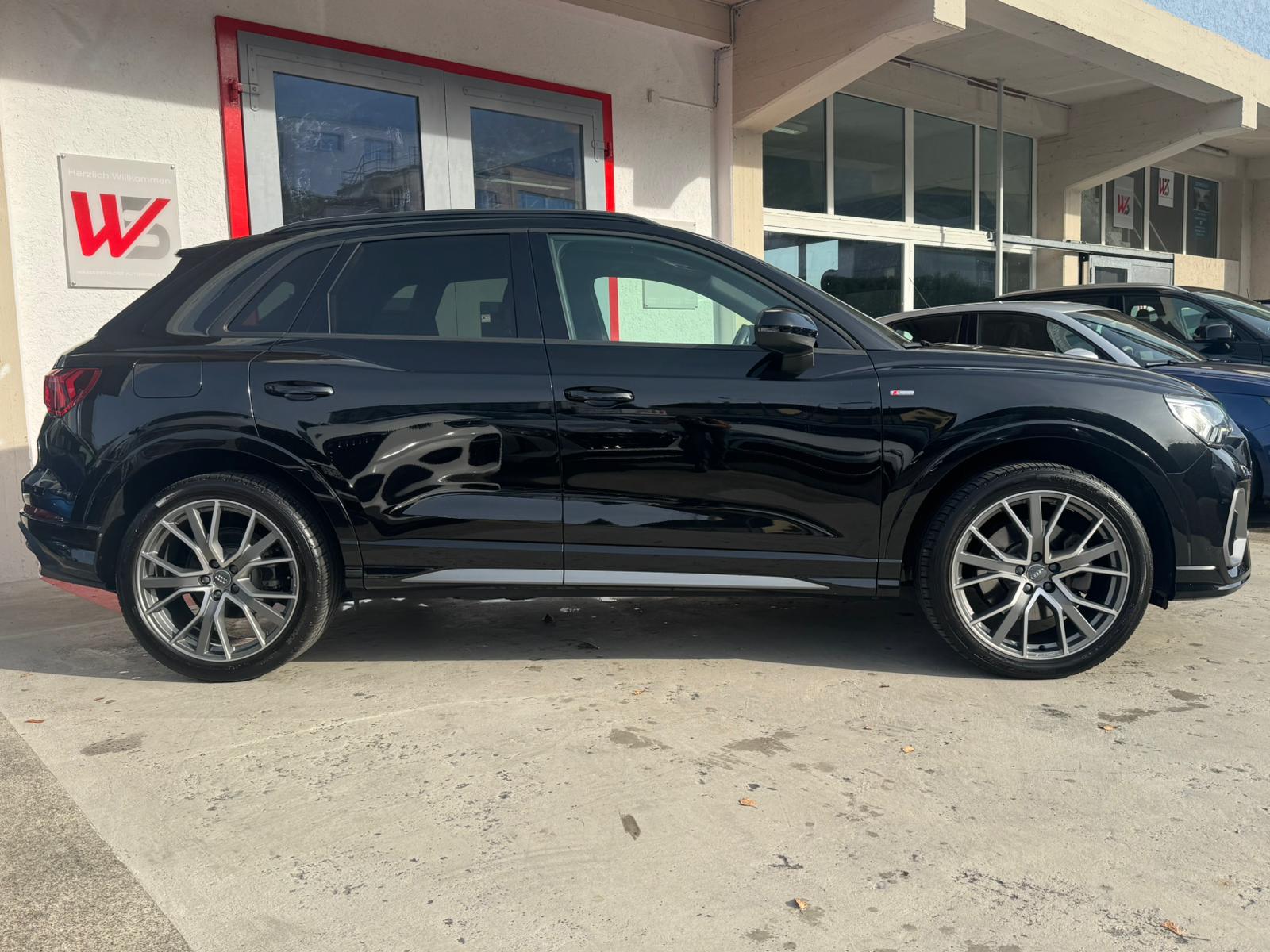AUDI Q3 S line quattro S-tronic 2.0TDI 190PS-showroom-element-2