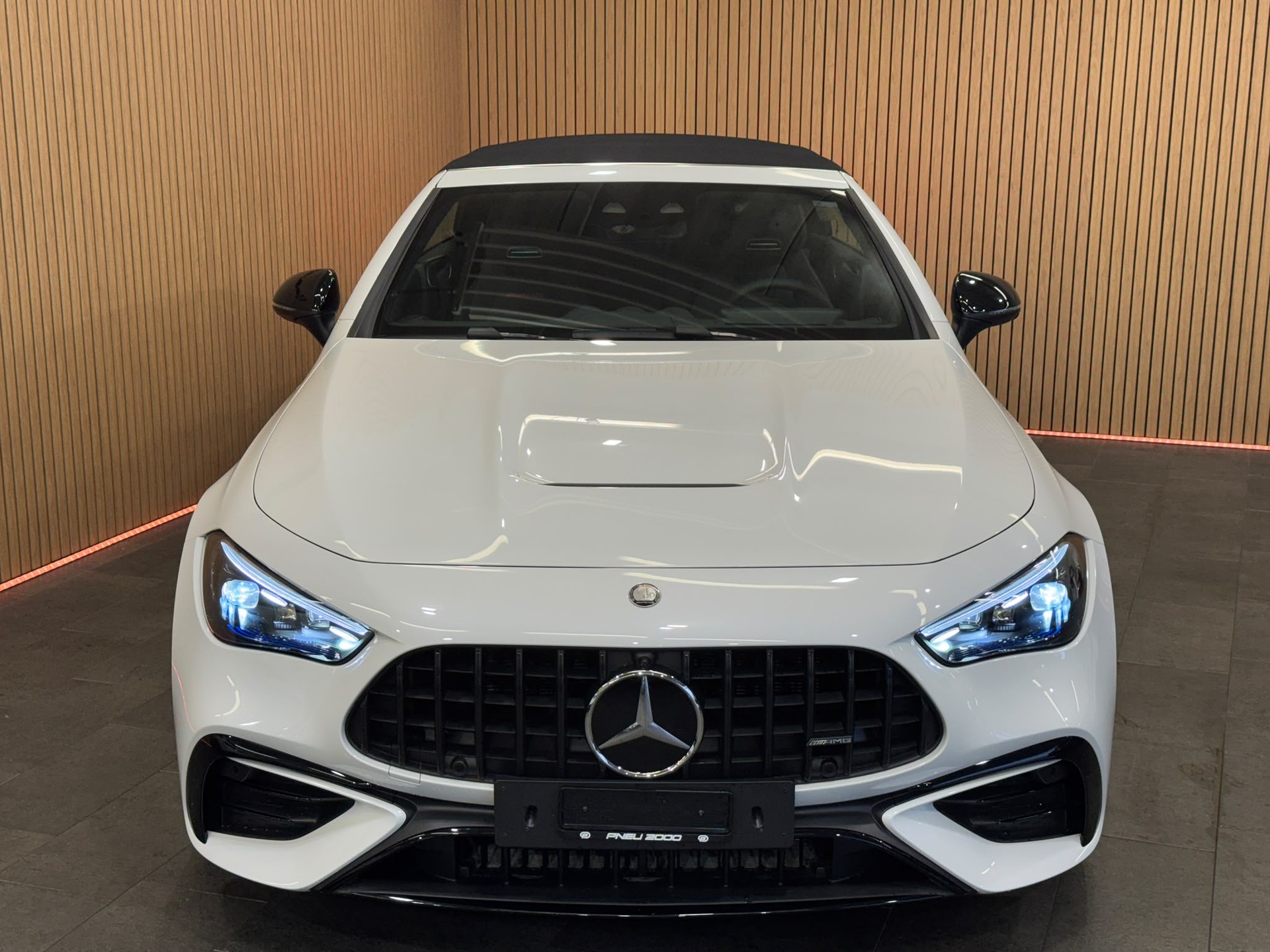 MERCEDES-BENZ CLE AMG 53 Cabrio 4Matic+ 9G-Tronic-image-4