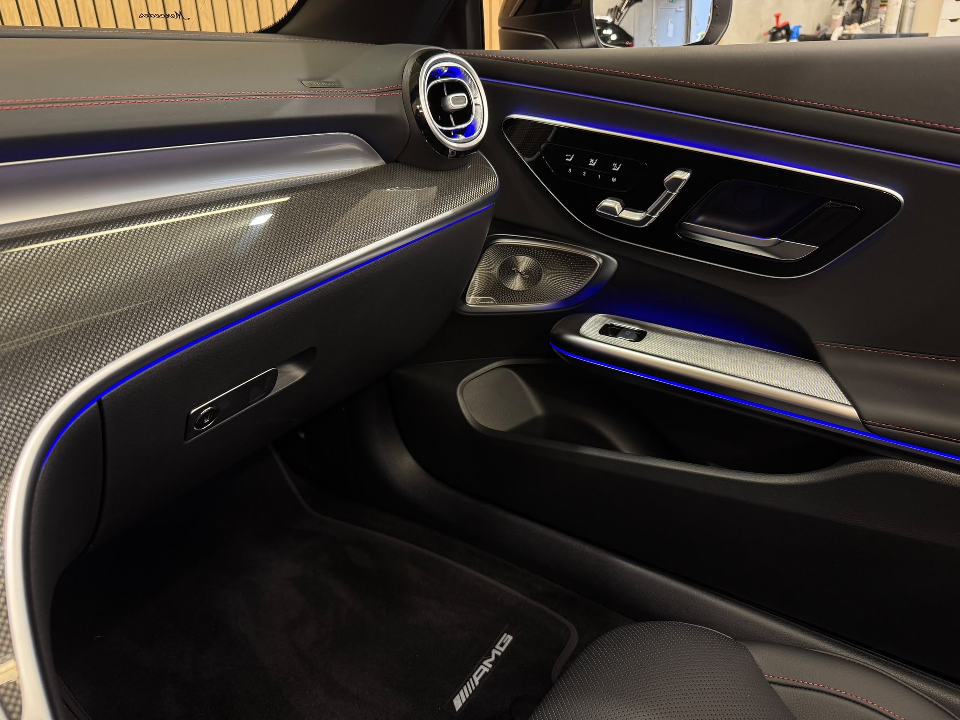 MERCEDES-BENZ CLE AMG 53 Cabrio 4Matic+ 9G-Tronic-image-18