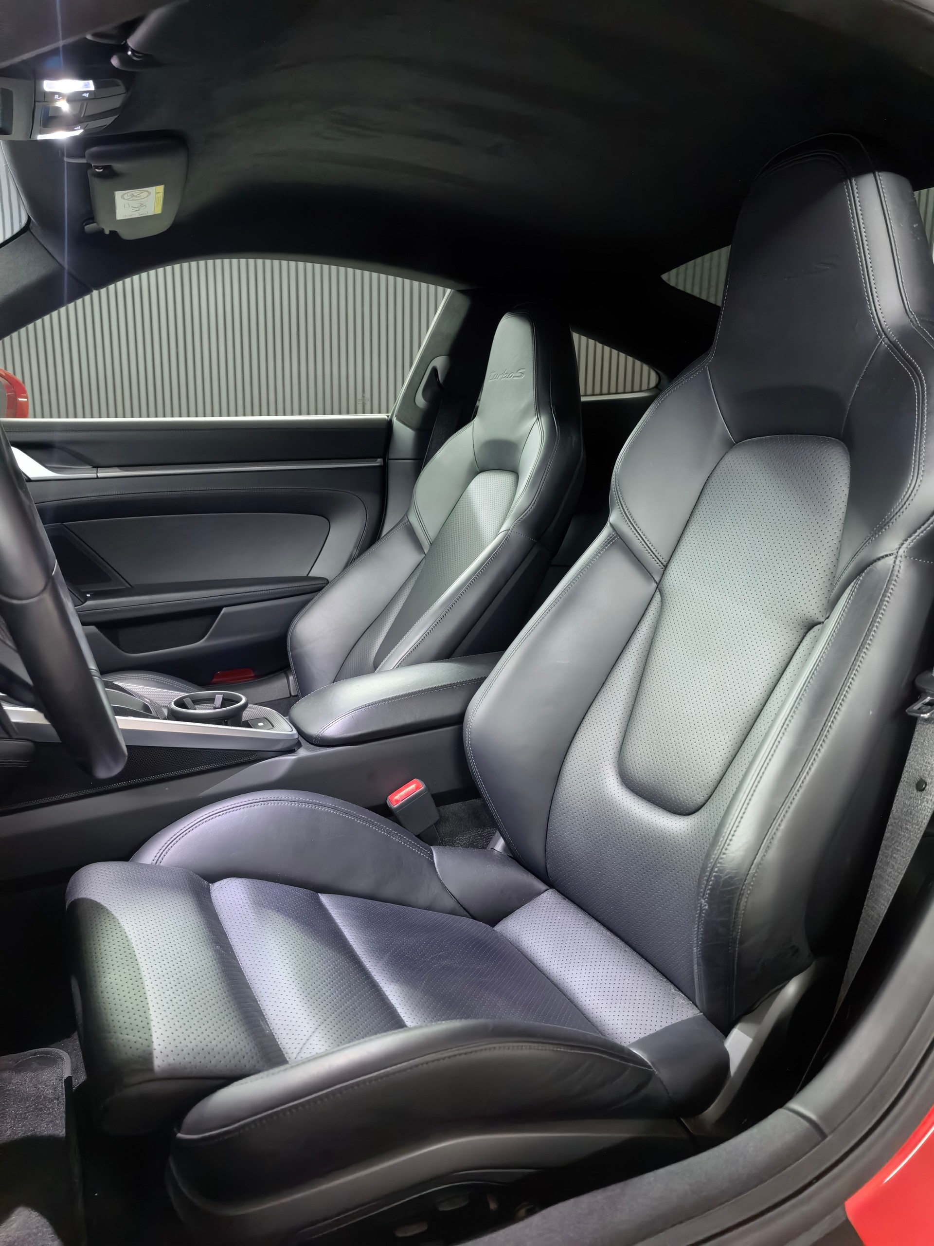 PORSCHE 911 Turbo S PDK-image-4