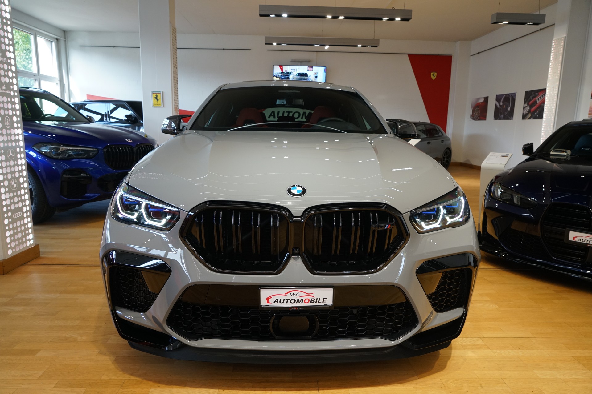 BMW X6M Steptronic M Competition-showroom-element-1