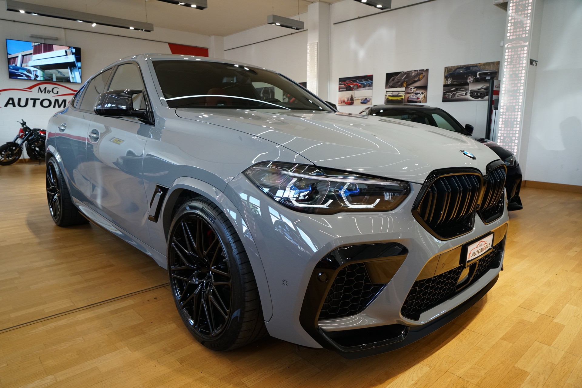 BMW X6M Steptronic M Competition-showroom-element-2