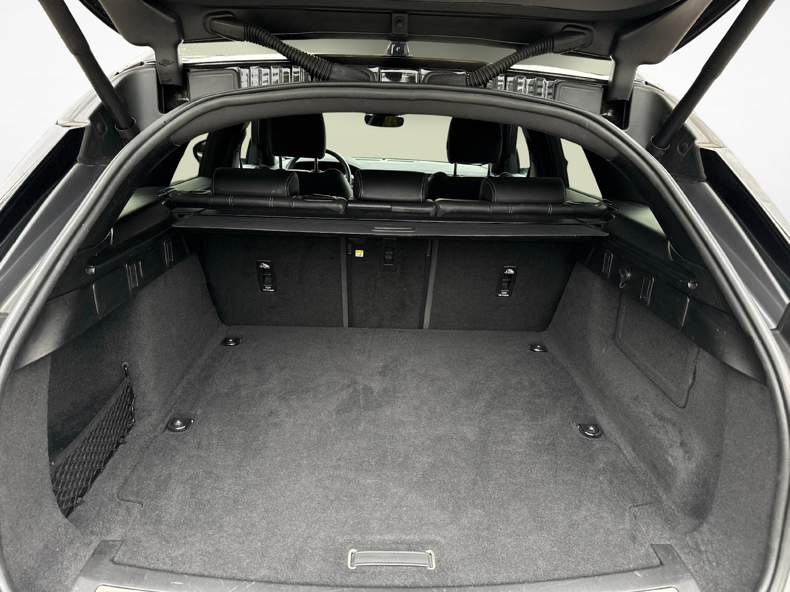 LAND ROVER Range Rover Velar 2.0 P400e R-Dynamic SE mit Panorama-Schiebedach-image-11