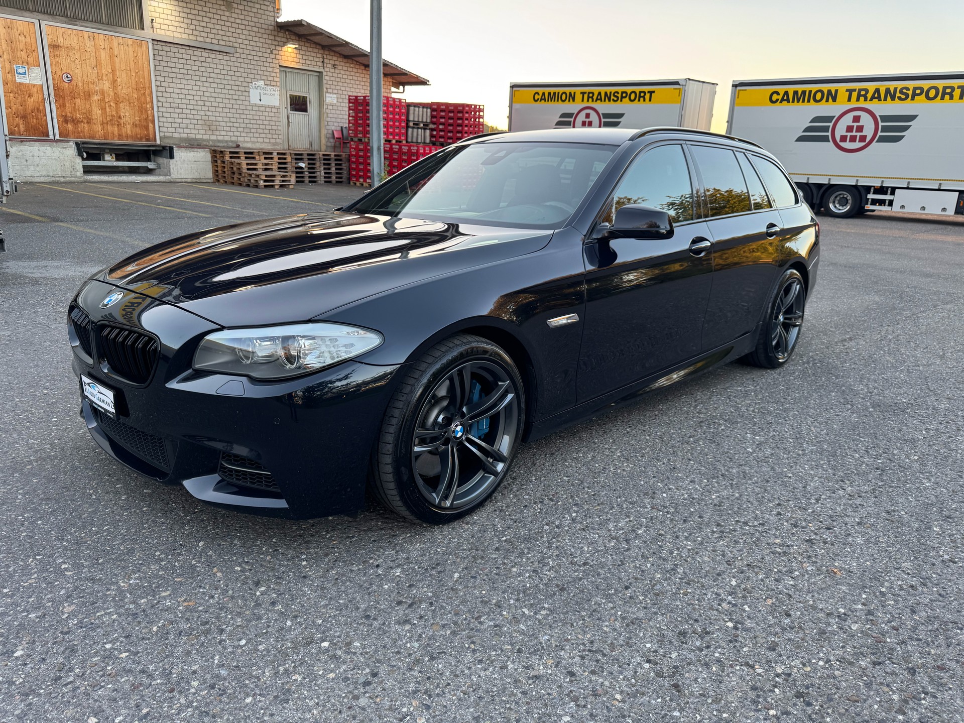 BMW M550d xDrive Touring Steptronic-showroom-element-2