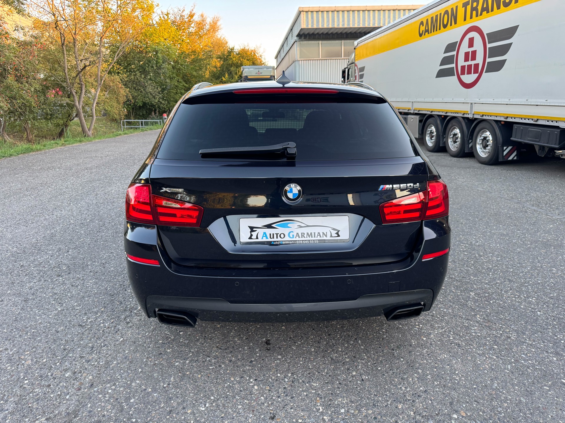 BMW M550d xDrive Touring Steptronic-showroom-element-3