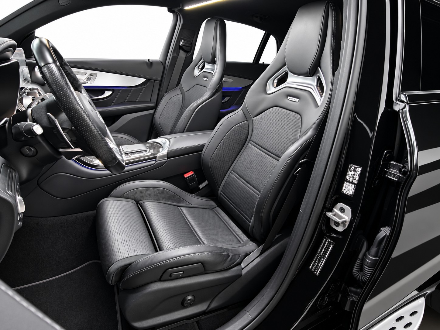 MERCEDES-BENZ GLC 63 S AMG 4m+ Coupé * Schalensitze * CH FZ *-image-6