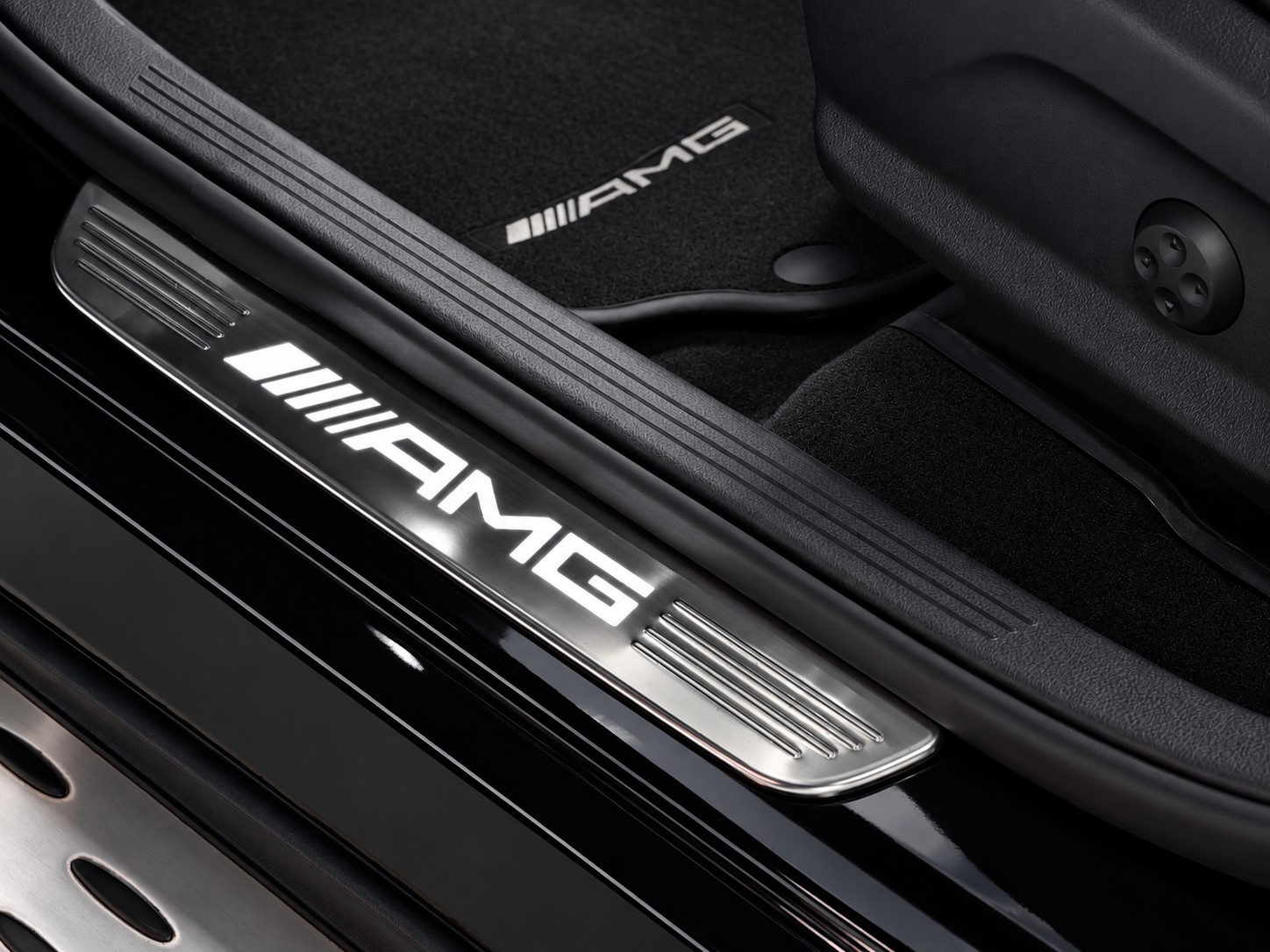 MERCEDES-BENZ GLC 63 S AMG 4m+ Coupé * Schalensitze * CH FZ *-image-20