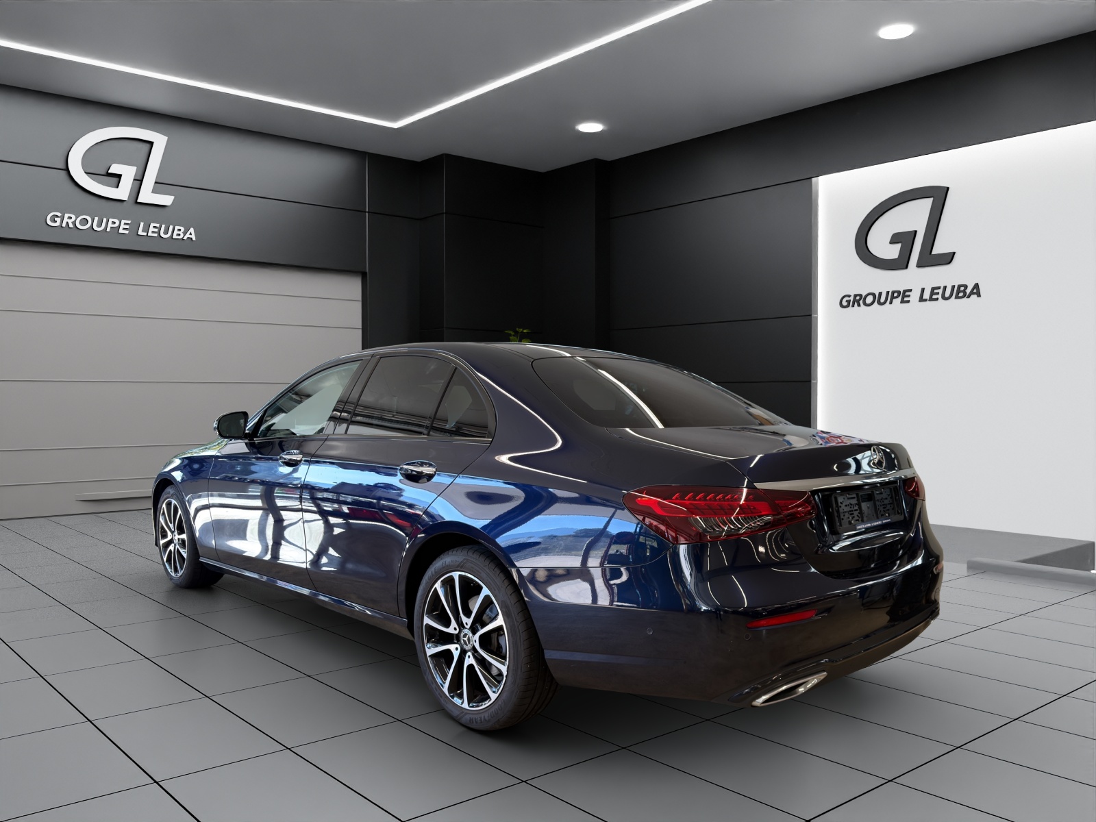 MERCEDES-BENZ E 200 4Matic Avantgarde-showroom-element-3