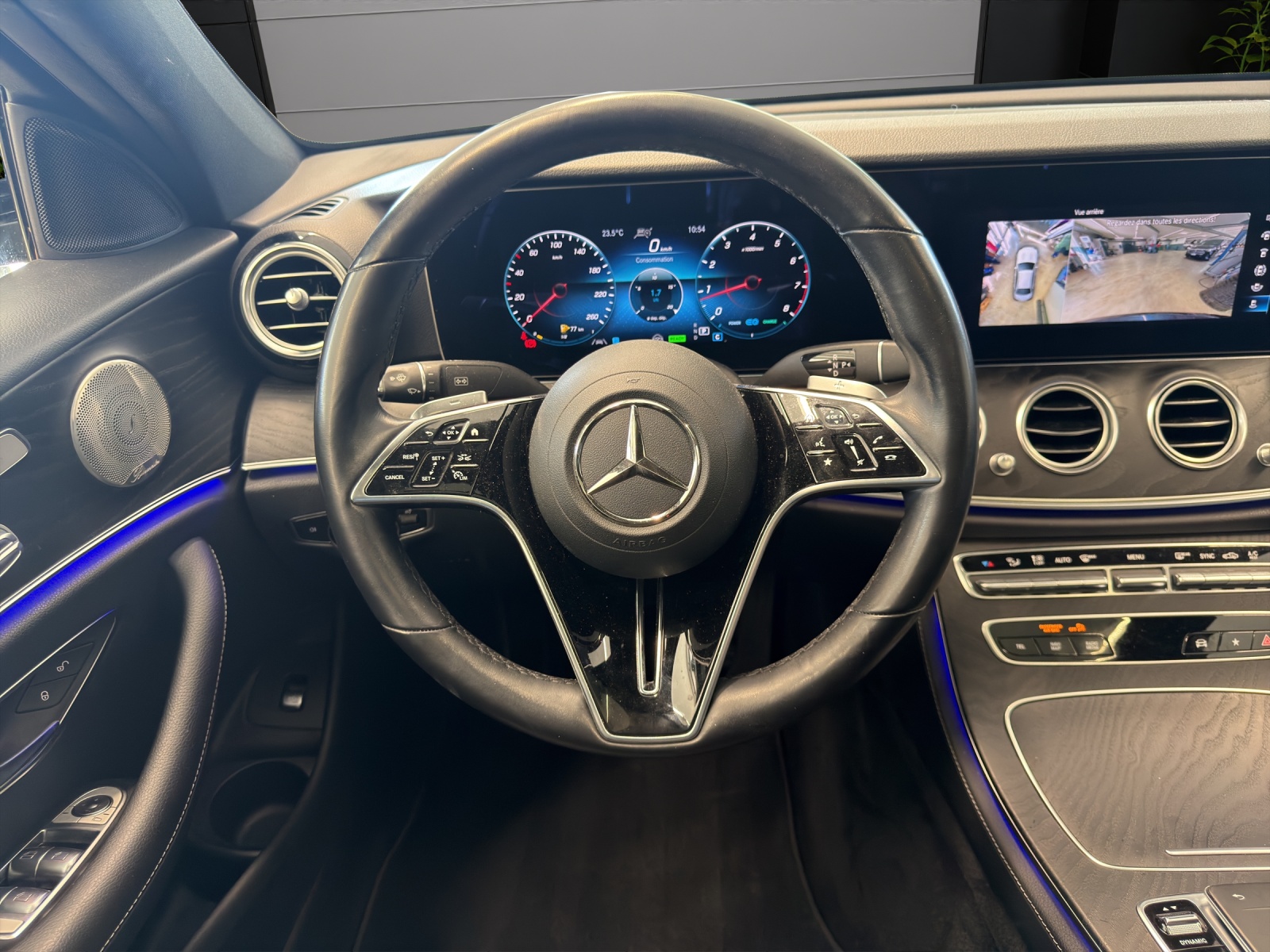 MERCEDES-BENZ E 200 4Matic Avantgarde-image-8