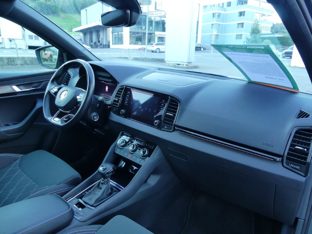 SKODA Karoq 2.0 TSI SportLine 4x4 DSG-image-8