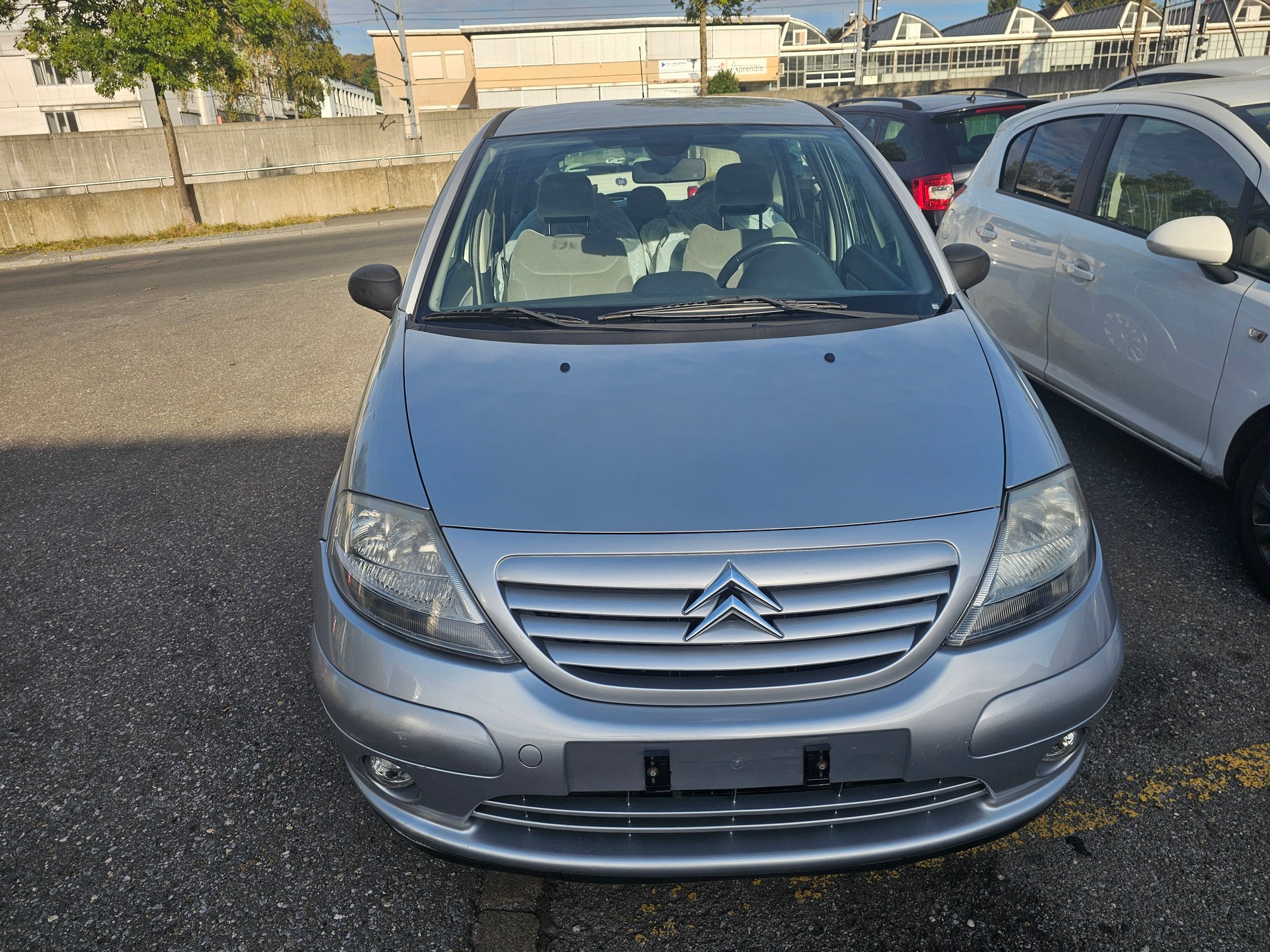 CITROEN C3 1.4i Exclusive-image-2