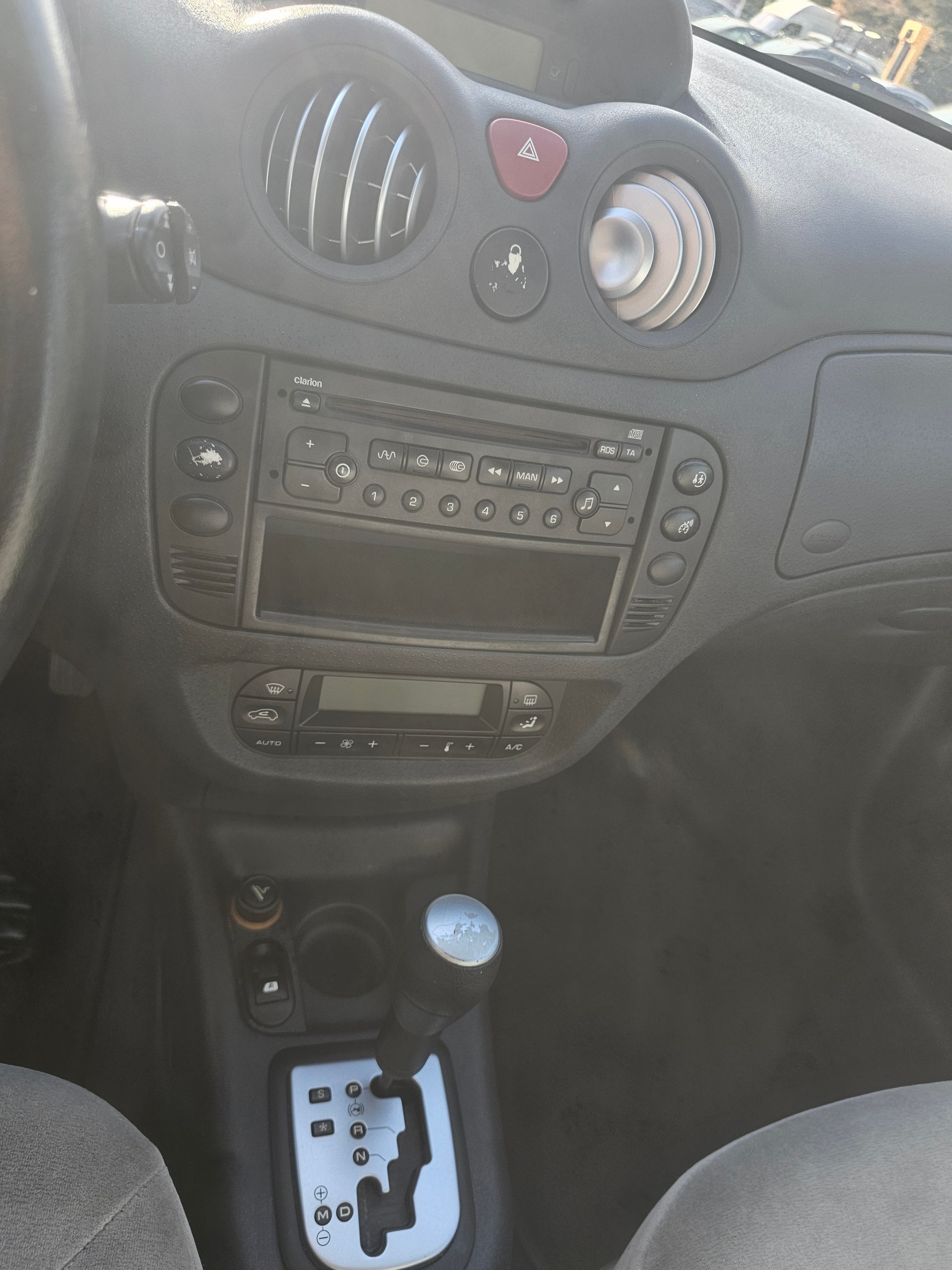 CITROEN C3 1.4i Exclusive-image-7