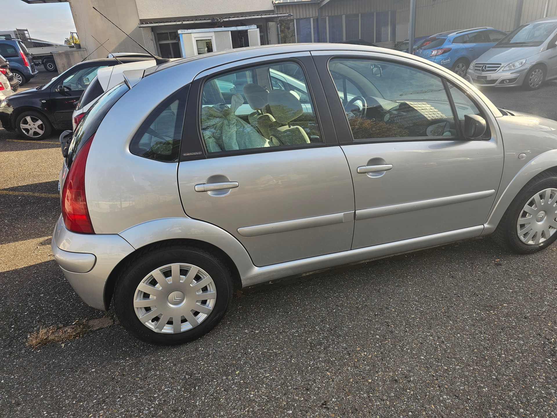 CITROEN C3 1.4i Exclusive-image-3