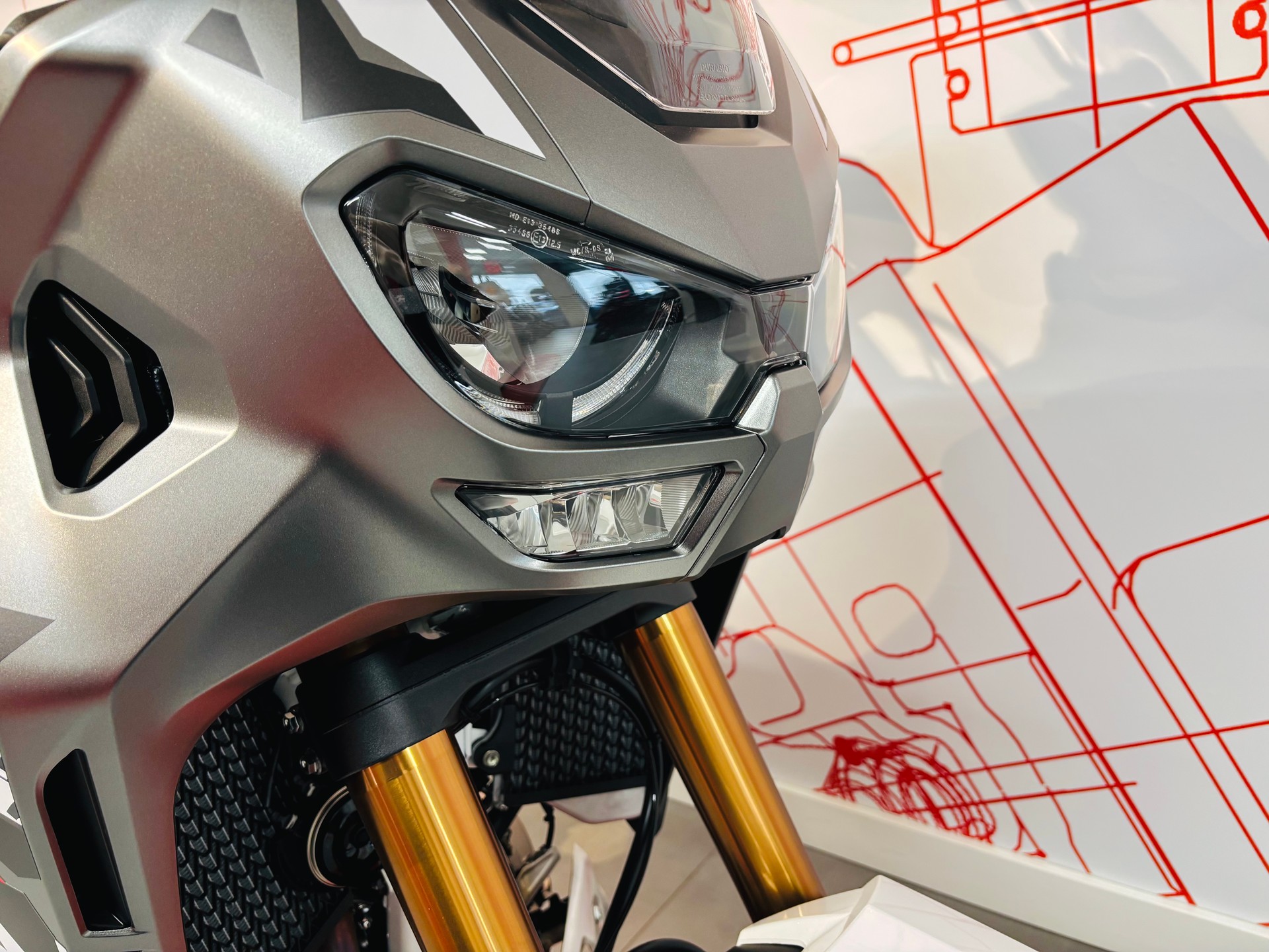 HONDA CRF 1100 Africa Twin Adventure Sports-image-9