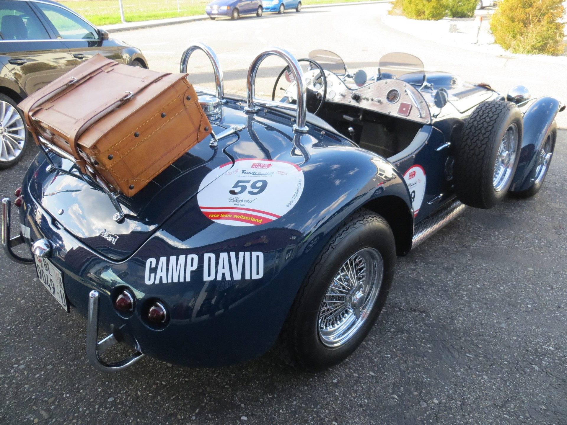 ALLARD J2X-showroom-element-3