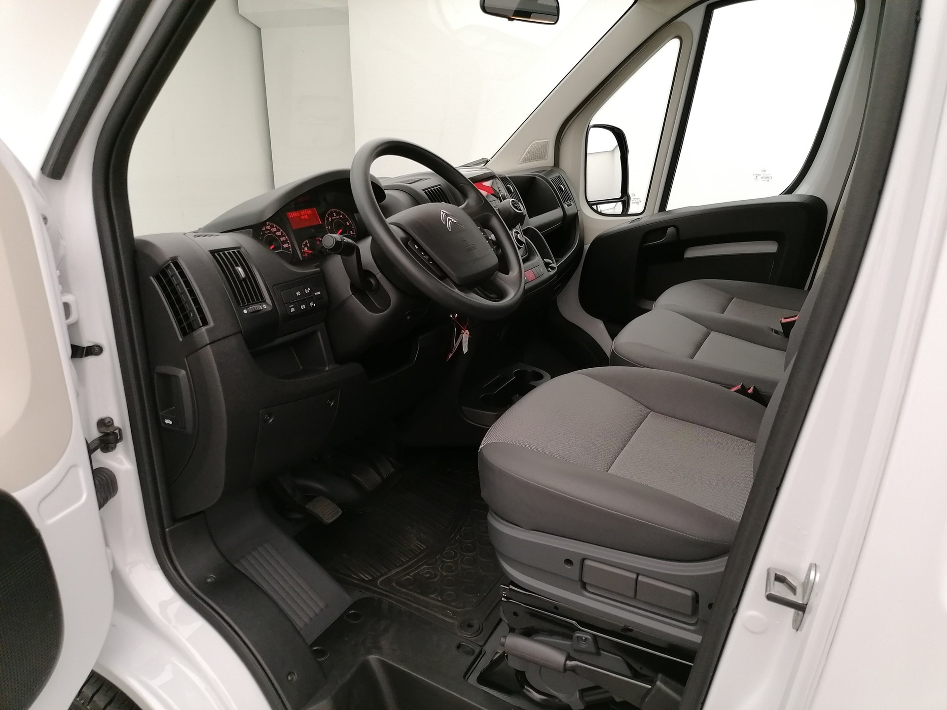 CITROEN Jumper Pickup 35+ L3-image-10