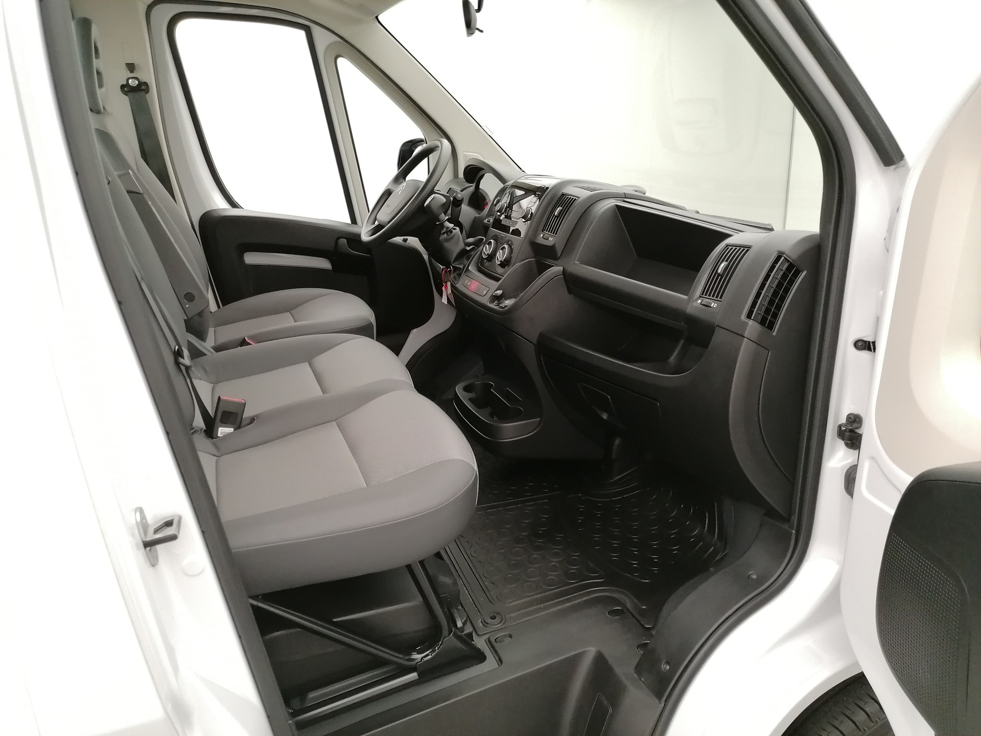 CITROEN Jumper Pickup 35+ L3-image-13